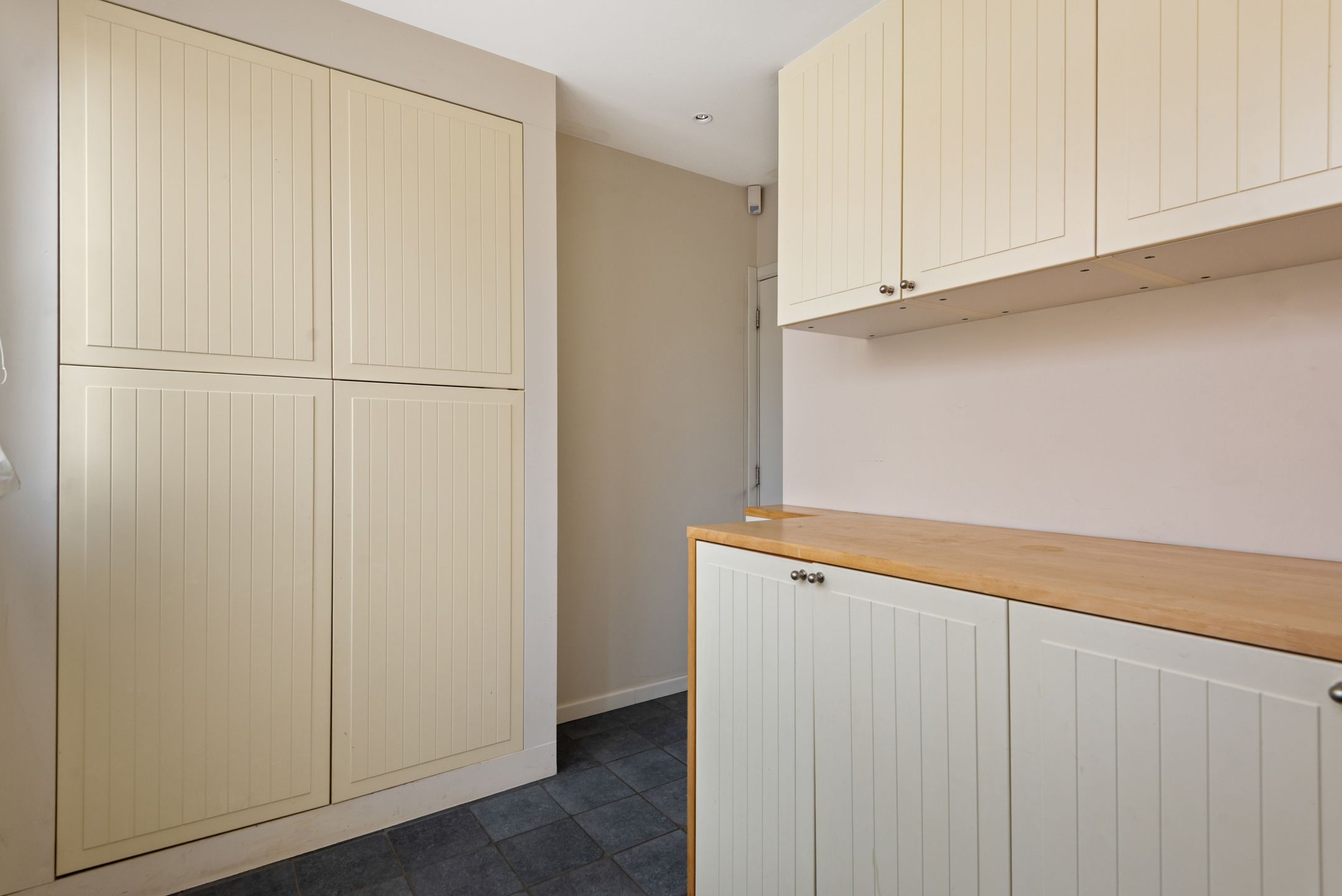 Mooie en ruime  halfopen woning op toplocatie foto 8