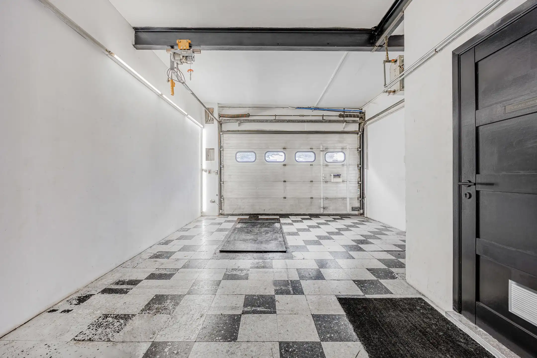 Stadswoning met loftgevoel, heerlijk dakterras en dubbele garage foto 21