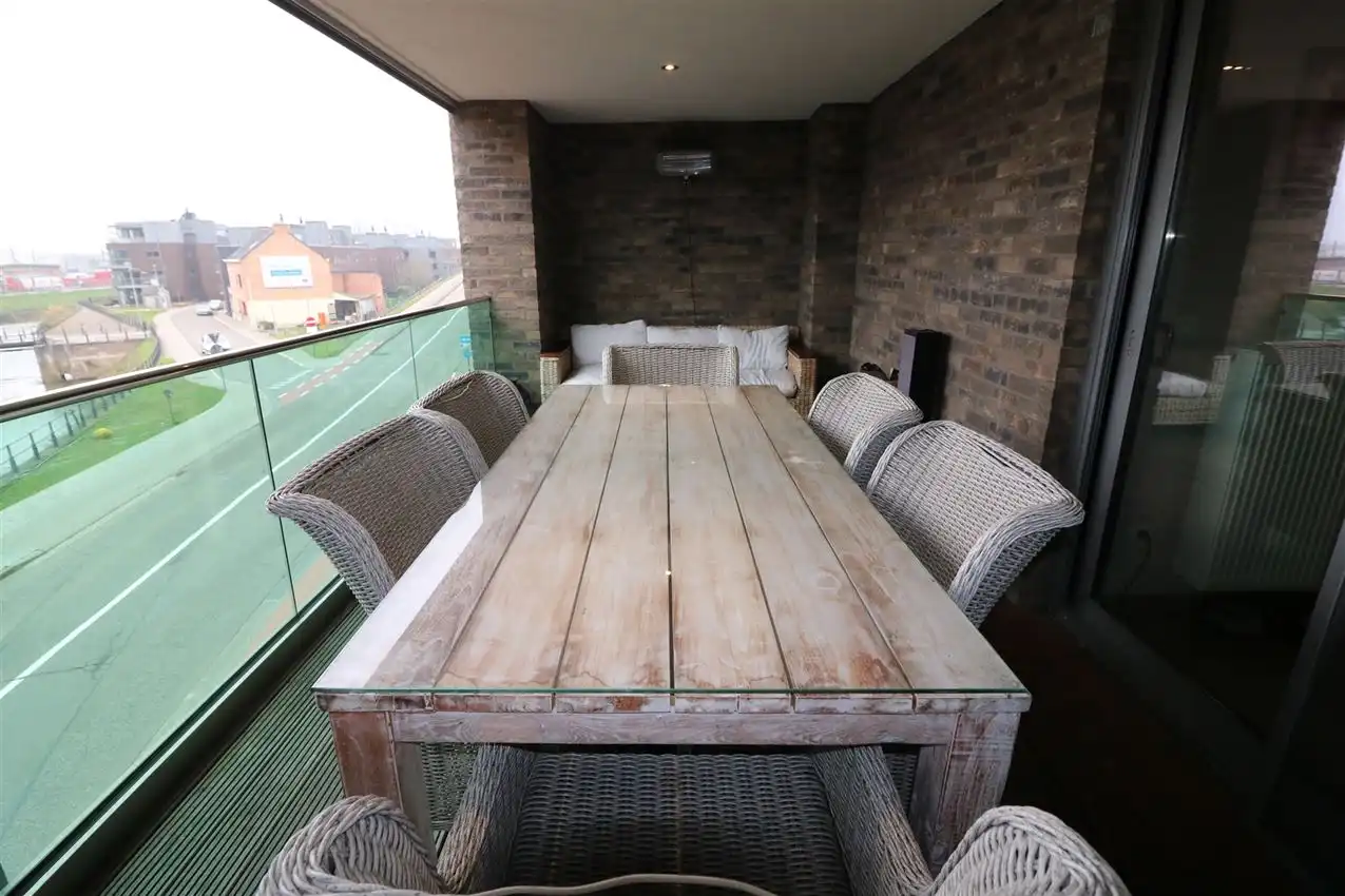 Appartement met 2 slaapkamers, mooi terras, inclusief garage  foto 6