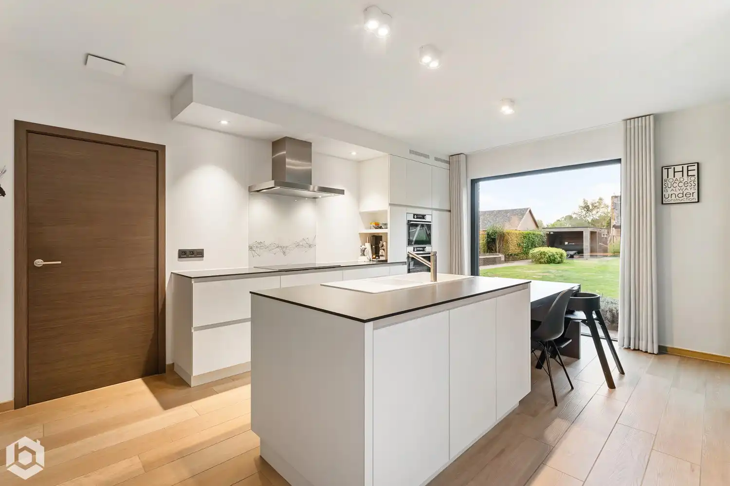 Tijdloze, instapklare woning met 3 slpkrs op perceel van 824 m² te Keerbergen foto 8