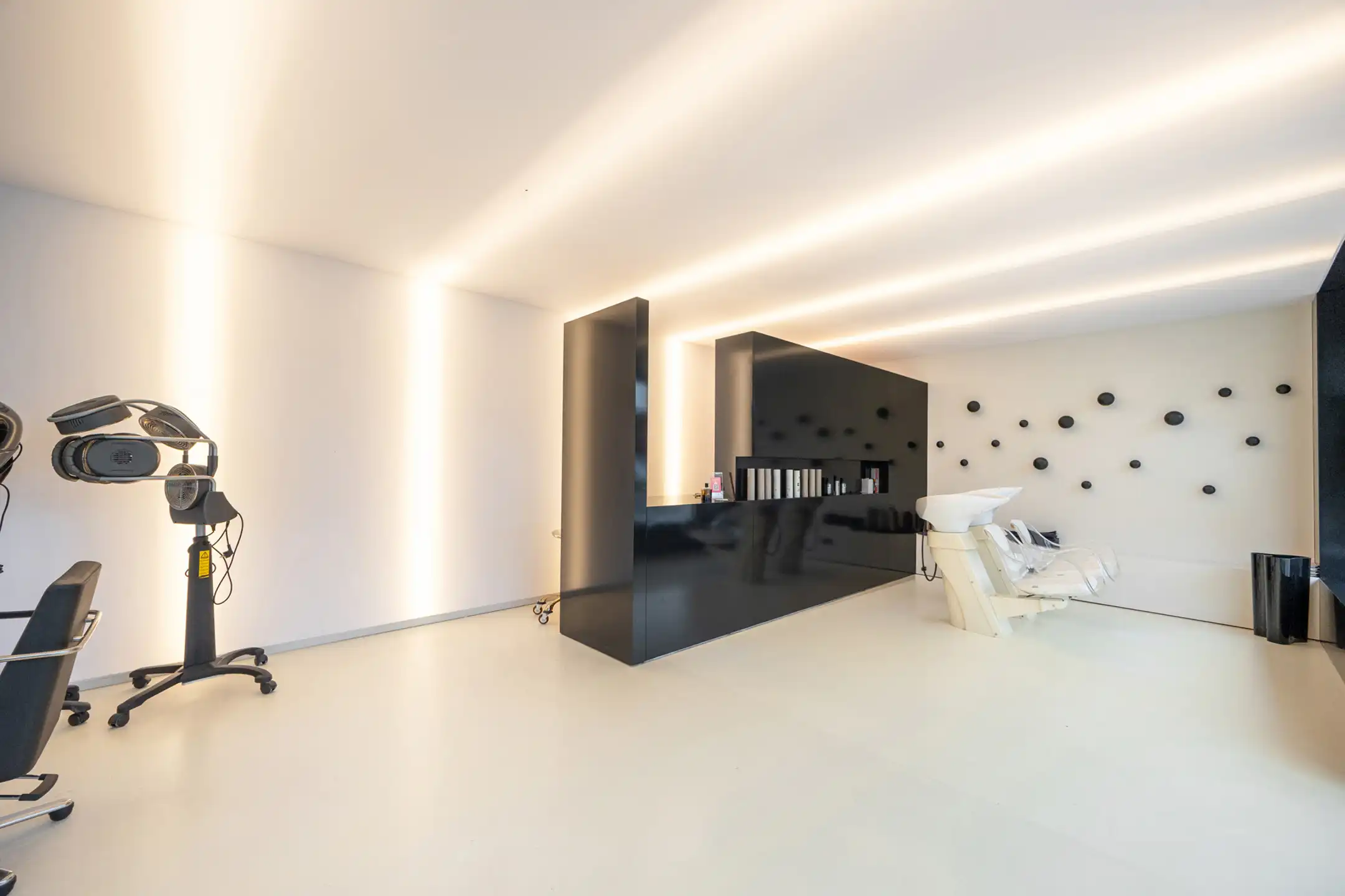 Gelijkvloerse handelszaak te koop in Linkeroever foto 4