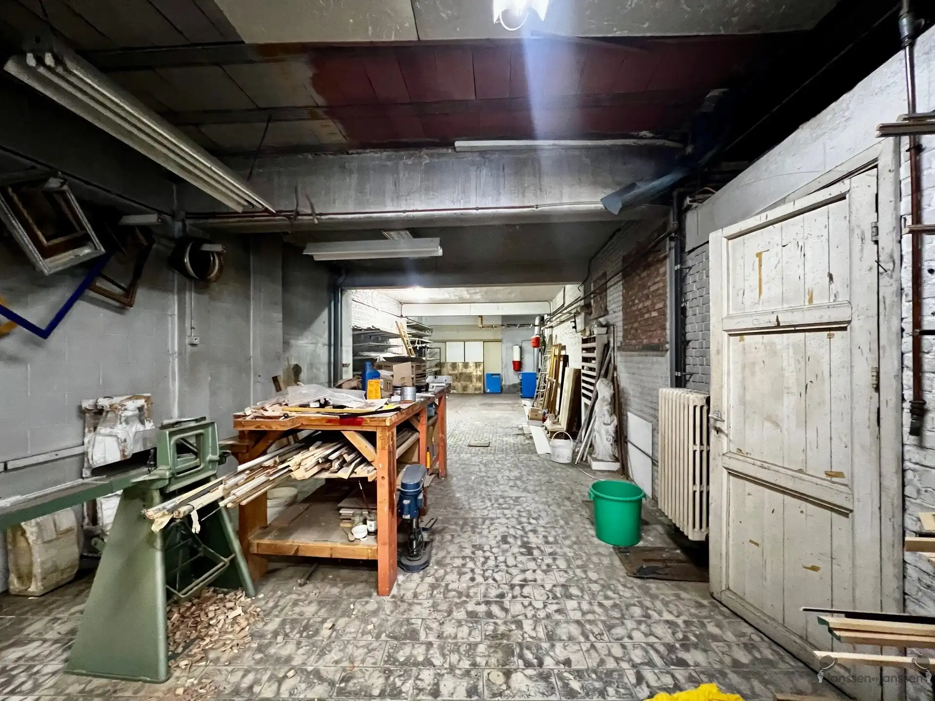 Woning met polyvalent atelier/handelsruimte foto 16