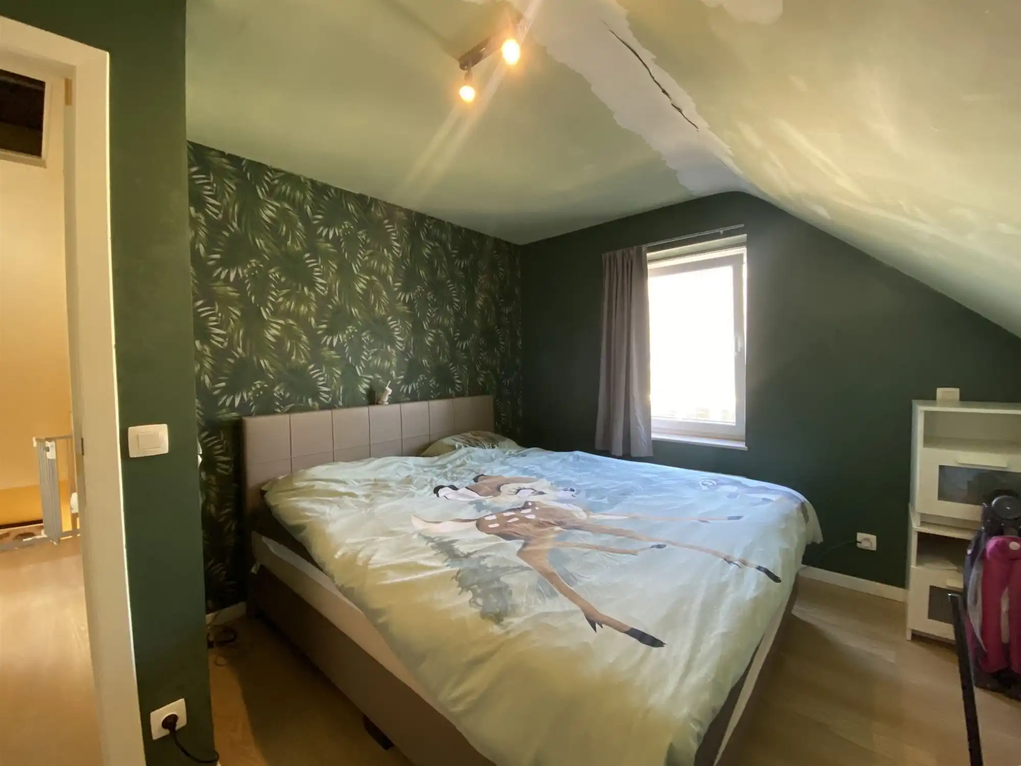 Halfopen bebouwing met drie slaapkamers in rustige woonwijk foto 11