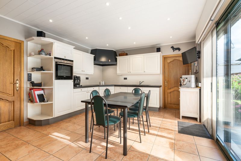 Ruime open bebouwing op 932 m² – instapklare gezinswoning met 310 m² bewoonbare oppervlakte! foto 7