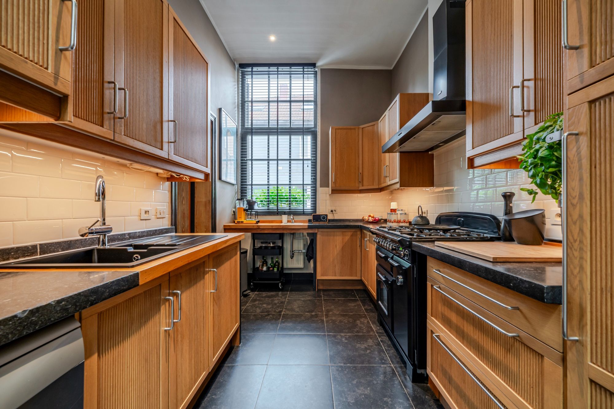 Unieke vastgoedopportuniteit met historisch karakter te Brugge – 750 m² bewoonbare oppervlakte foto 8