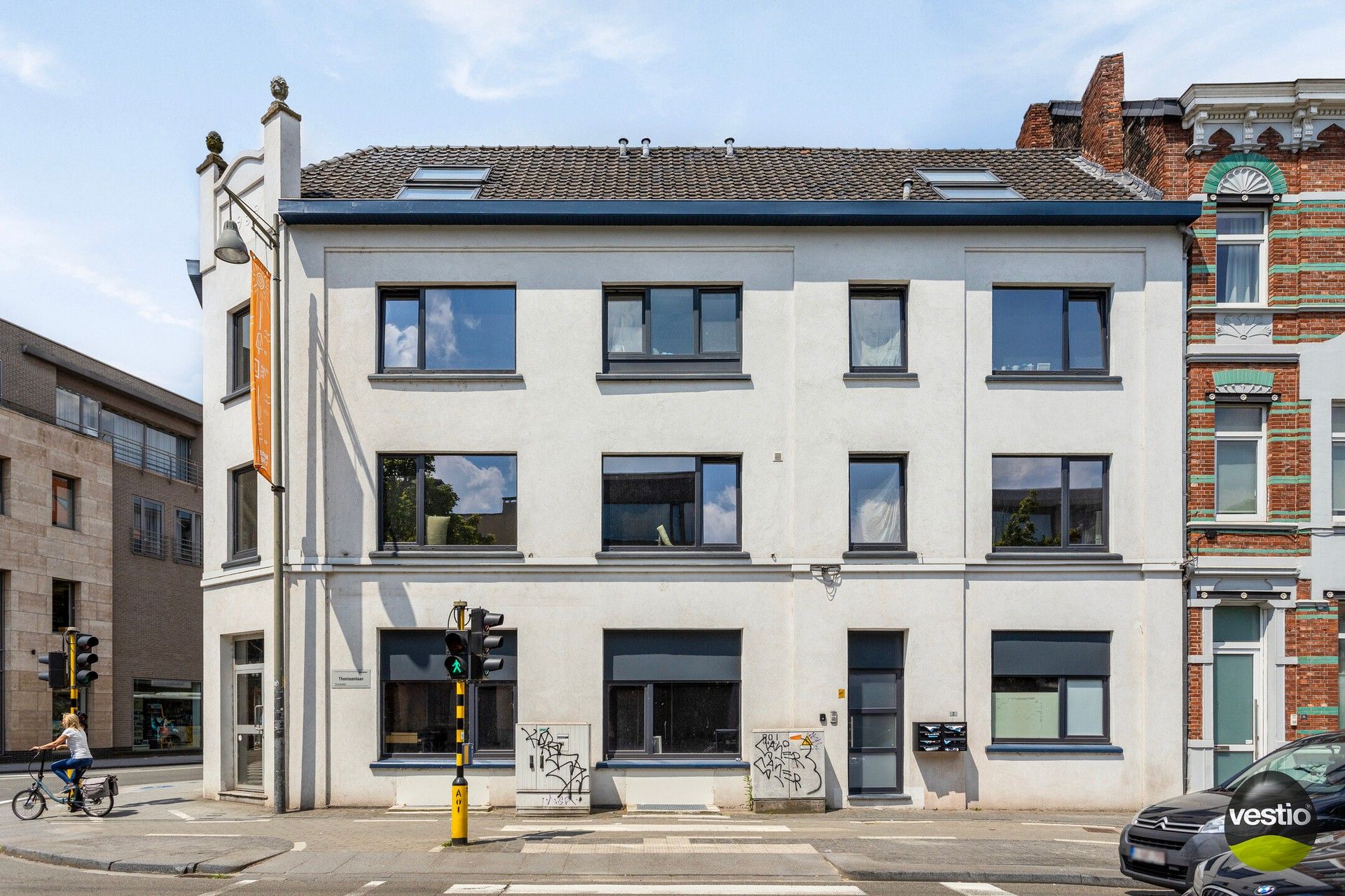 Opbrengstgebouw met 8 studentenkamers en gelijkvloerse handelsruimte in centrum Hasselt foto 1