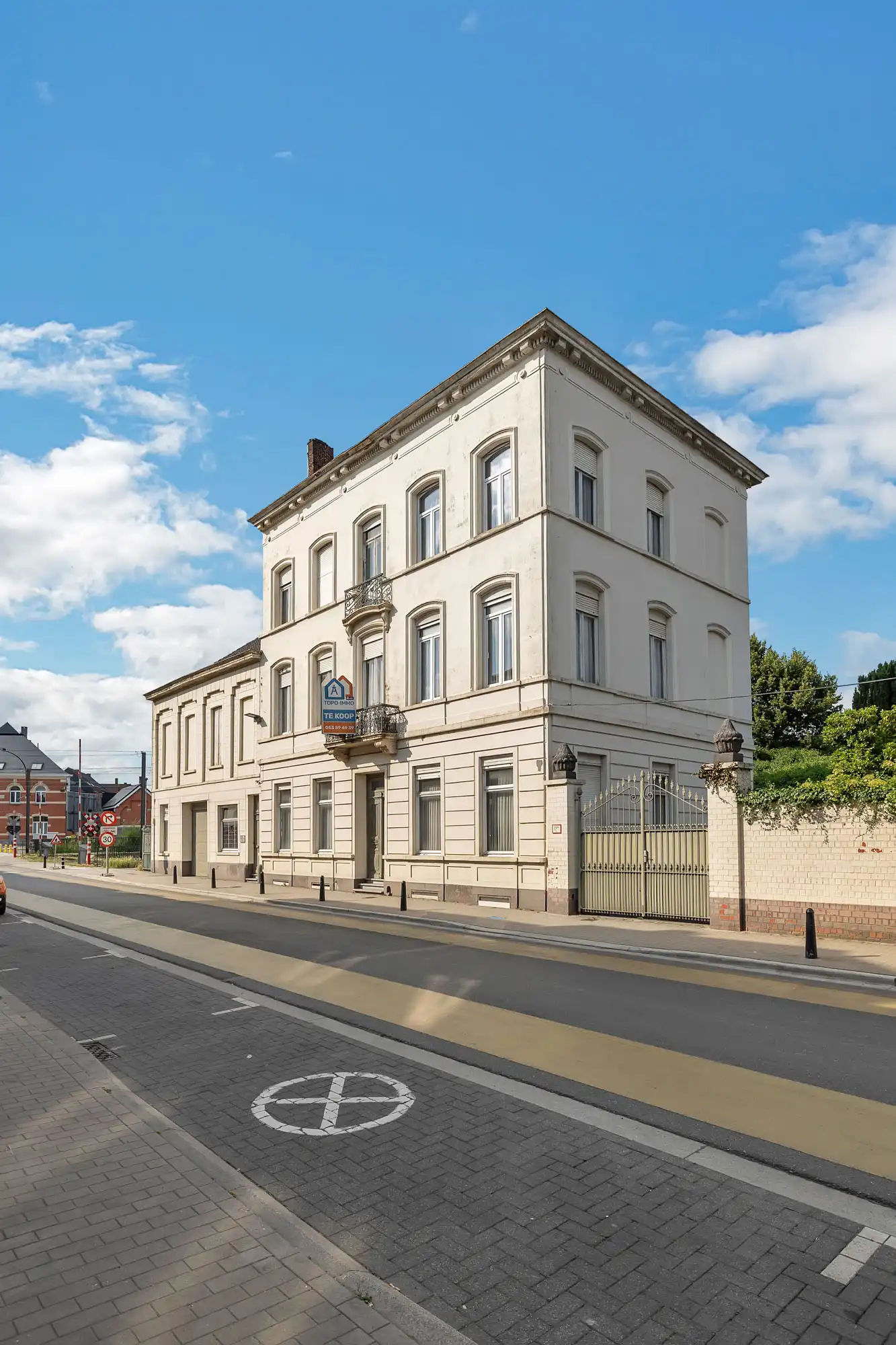 Imposante herenwoning met diverse mogelijkheden foto 2