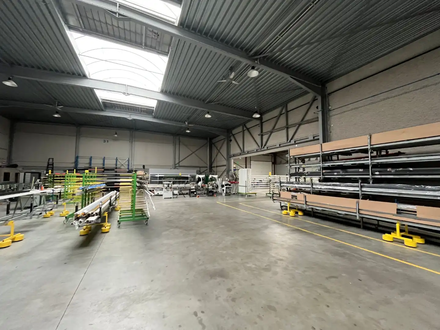 Een welgelegen bedrijfspand (KMO - industrie) van 2.815m² foto 15