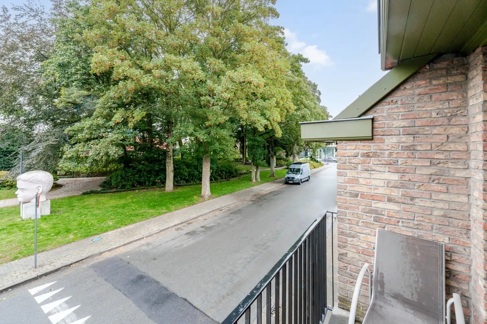 Centraal gelegen woning met 3 slaapkamers en ruime veranda foto 13