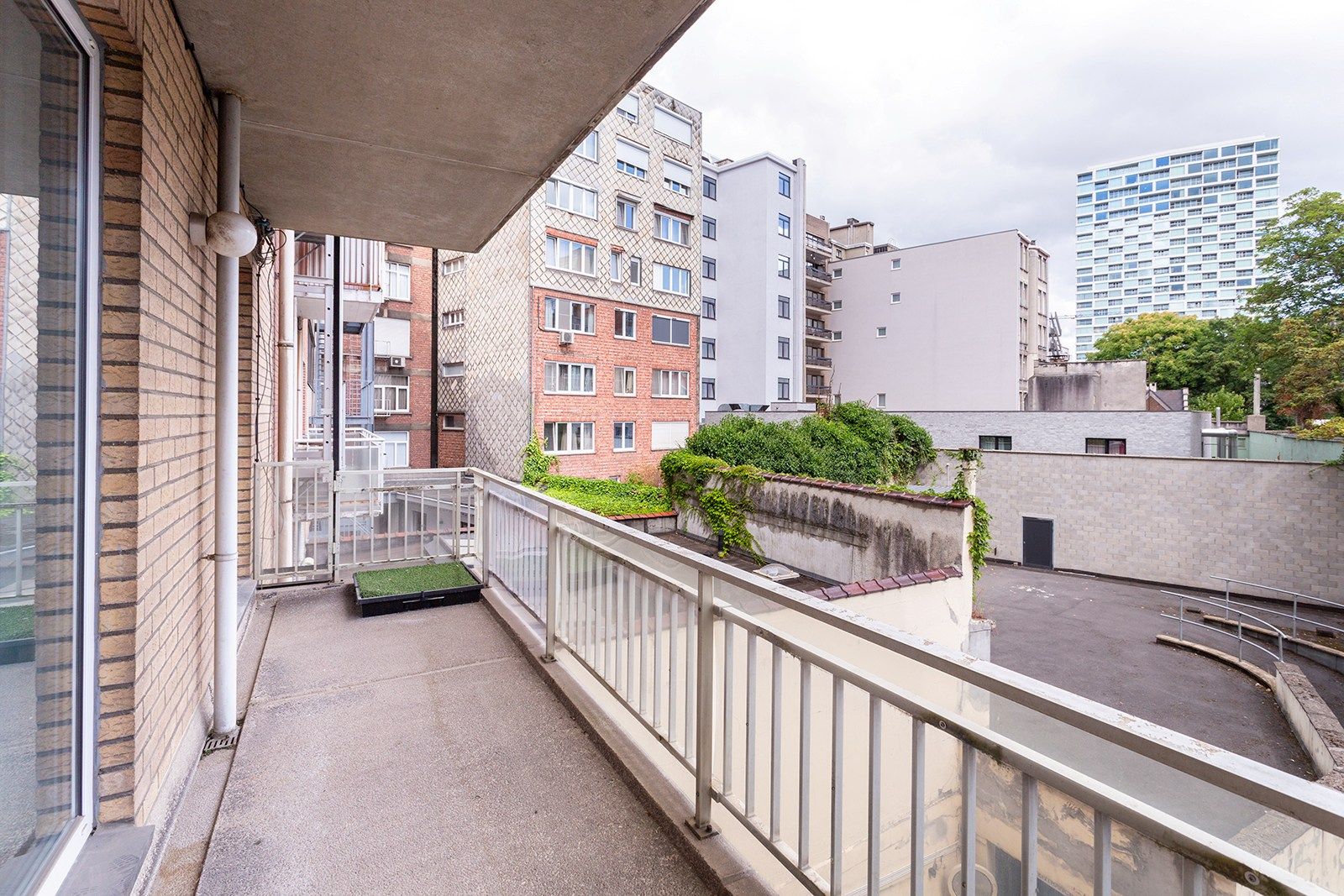 Uiterst ruim vierslaapkamer appartement tussen het Stadspark en de Theaterbuurt!  foto 18