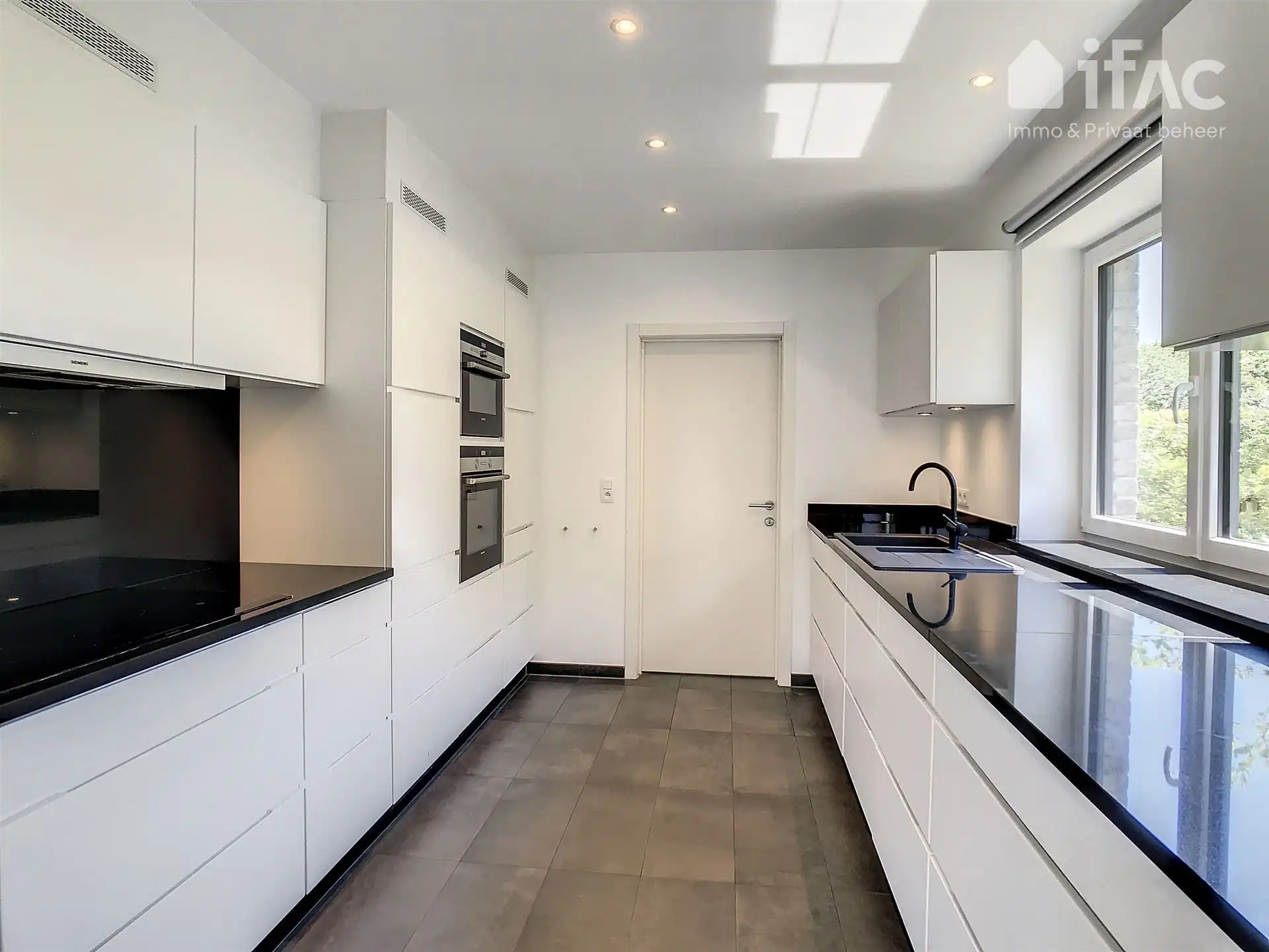 Moderne villa met 5 kamers foto 7