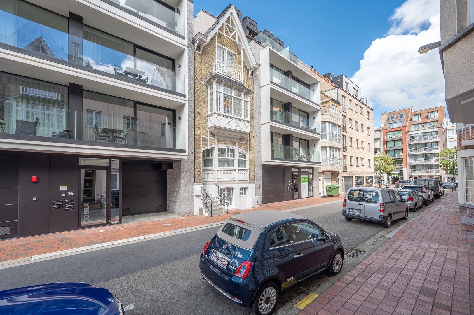 Karaktervolle woning heel centraal gelegen vlakbij de winkels en op wandelafstand van de zee. foto 3