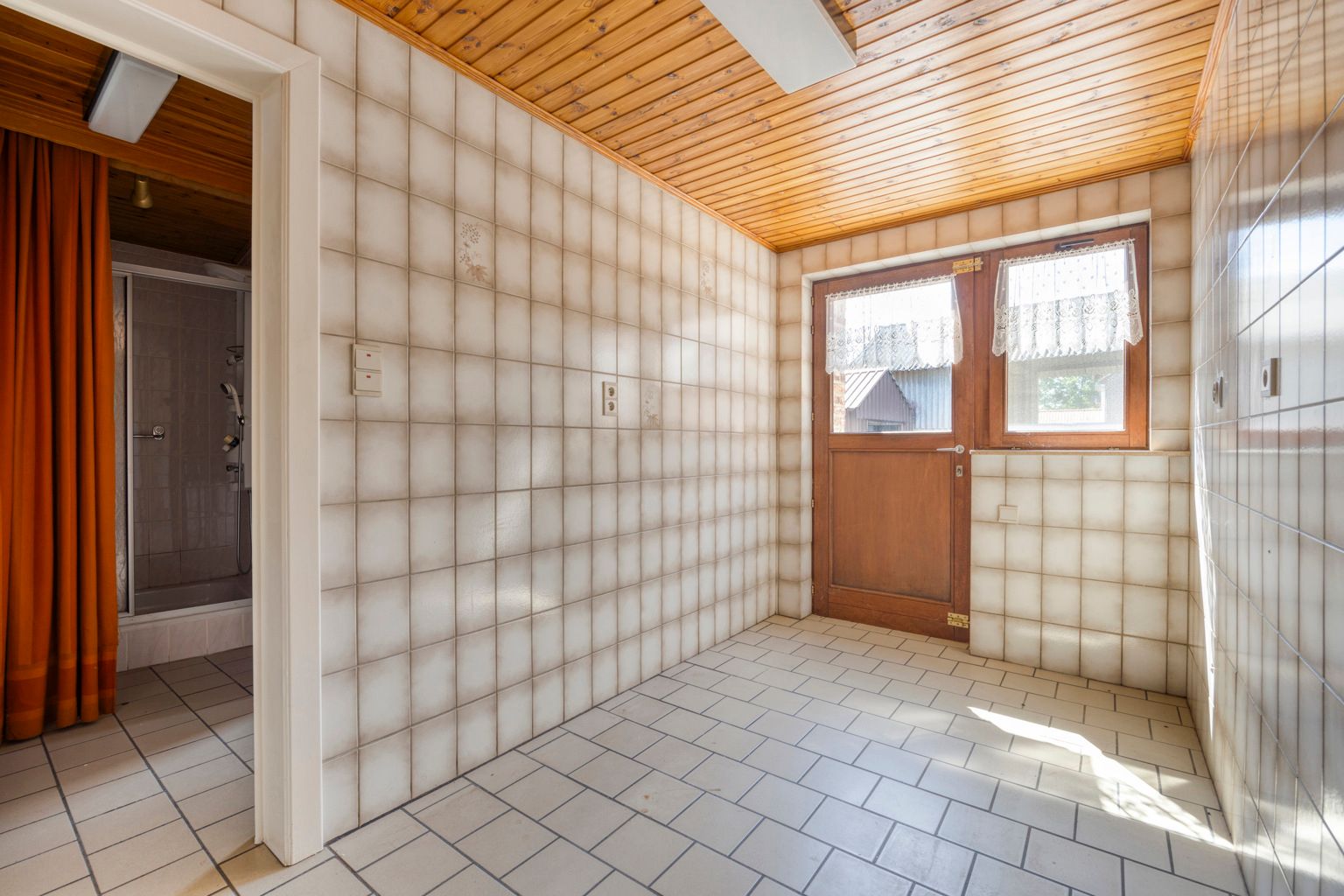 WONING MET NIET VERPACHTE WEILANDEN EN STALLINGEN foto 13