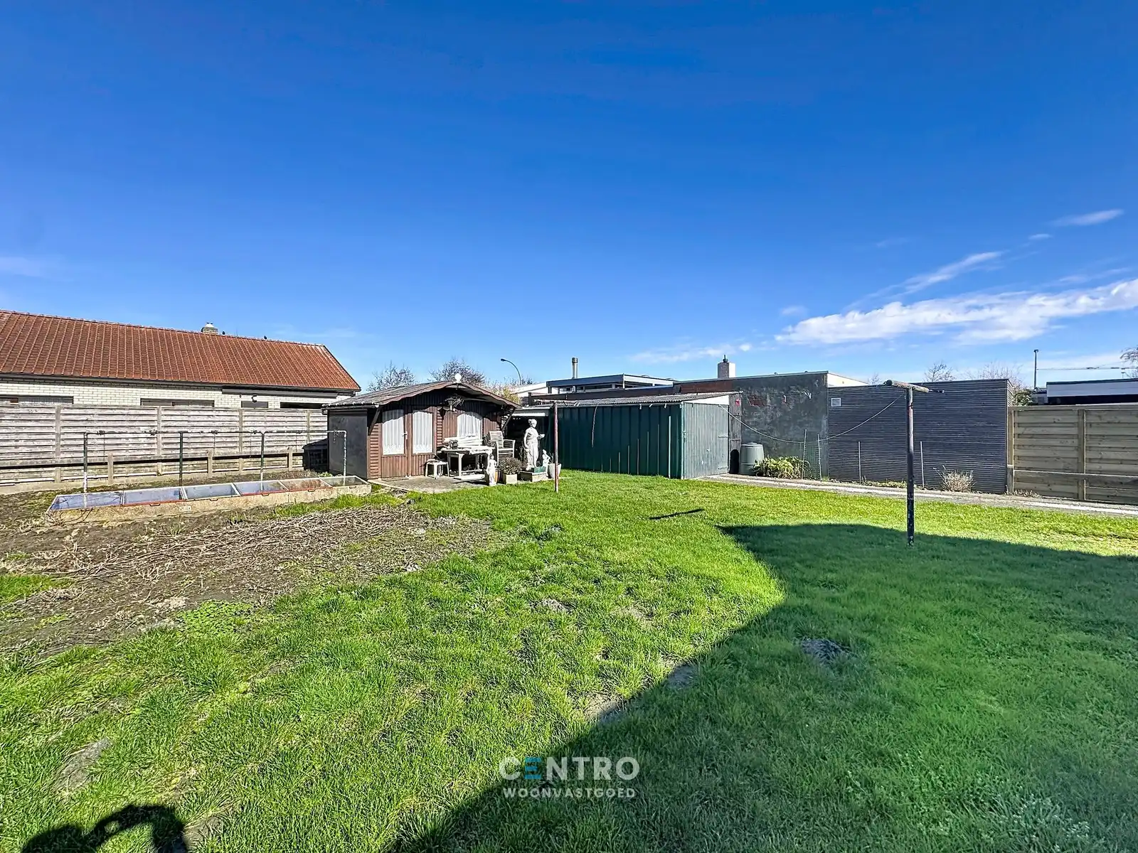 Interessant gelegen villa te Uitkerke met 3 slpks én 2 garages! foto 17