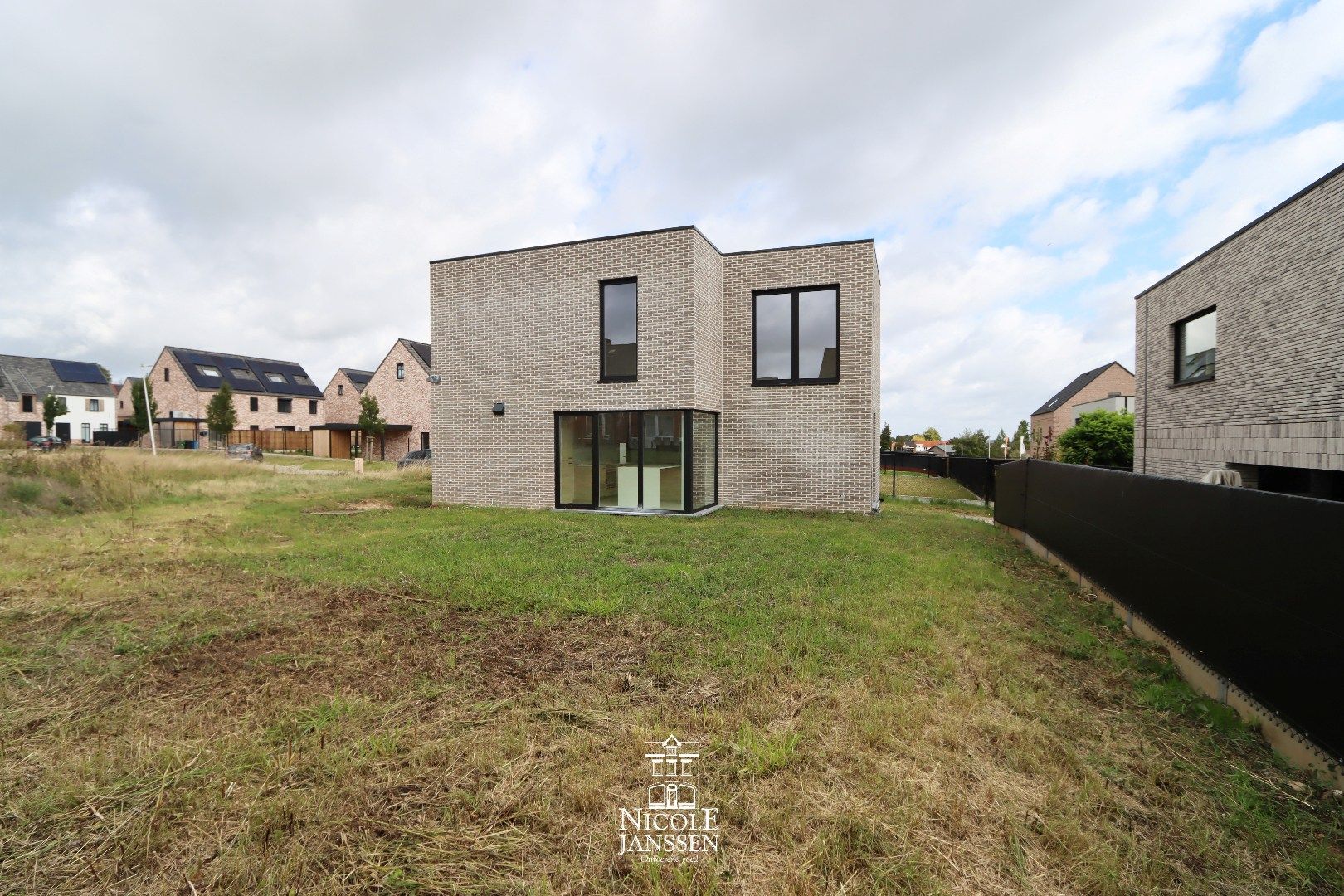 Vrijstaande nieuwbouwwoning met 3 slaapkamers in een rustige omgeving foto 13