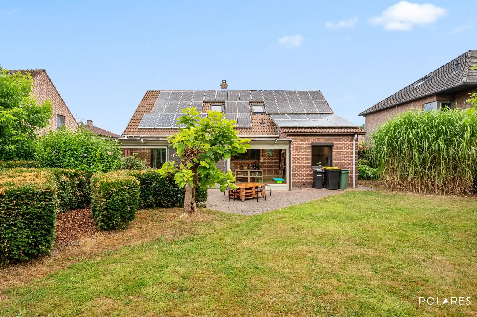 Hoofdfoto van de publicatie: Instapklare open bebouwing met zonnige tuin op toplocatie
