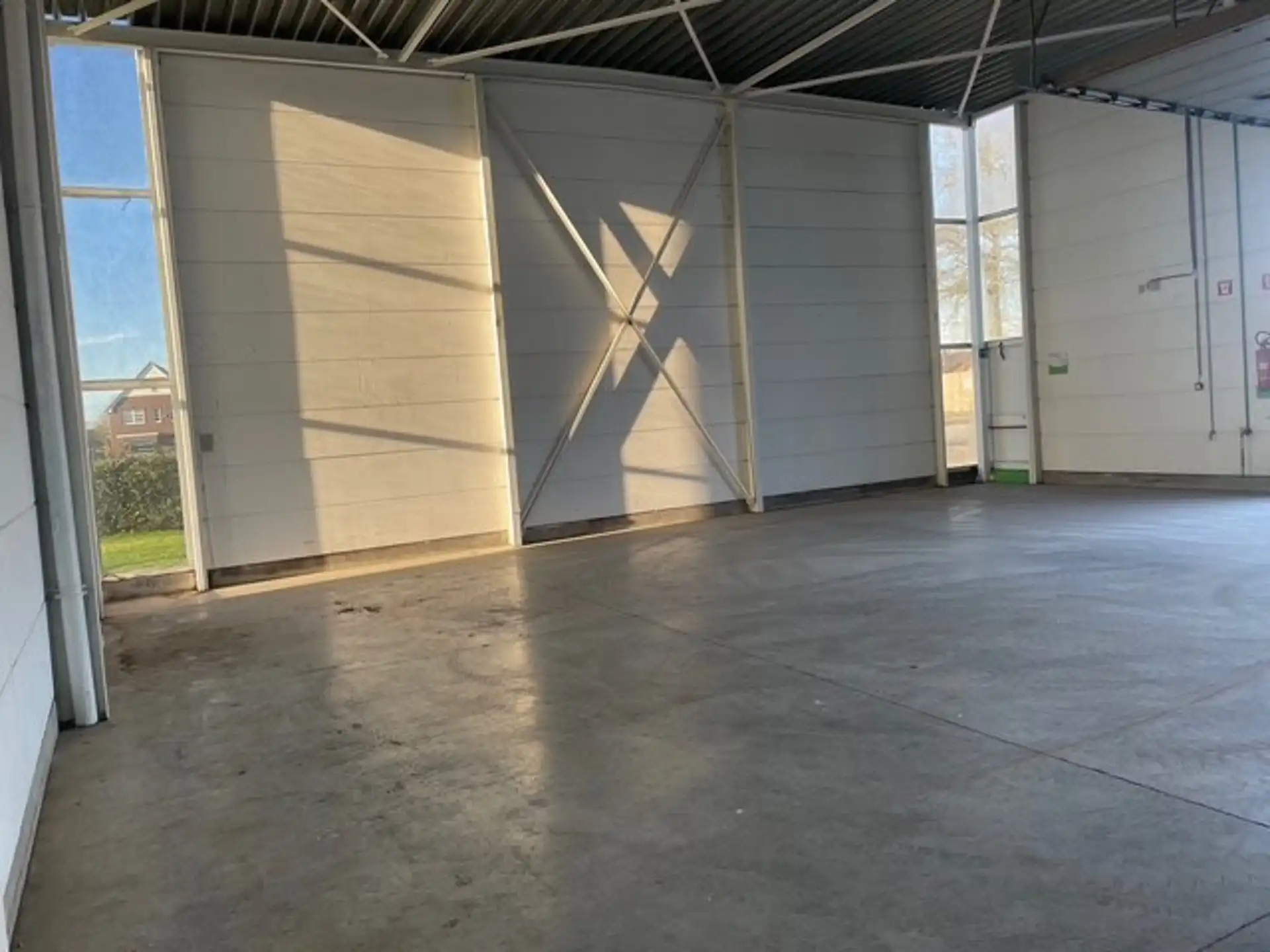 MULTIFUNCTIONEEL BEDRIJFSGEBOUW foto 4