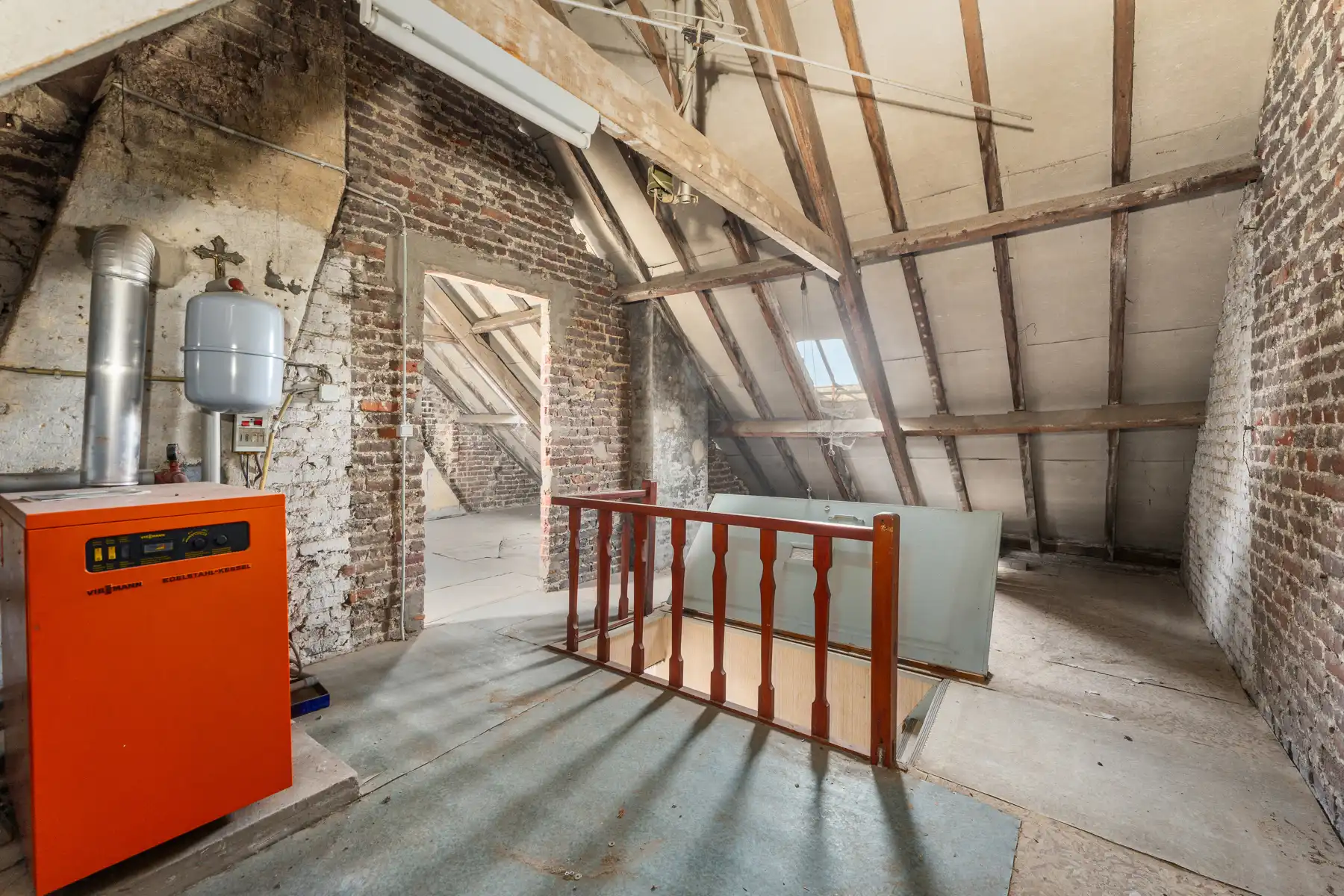 Ruime rijwoning in het stadscentrum foto 22