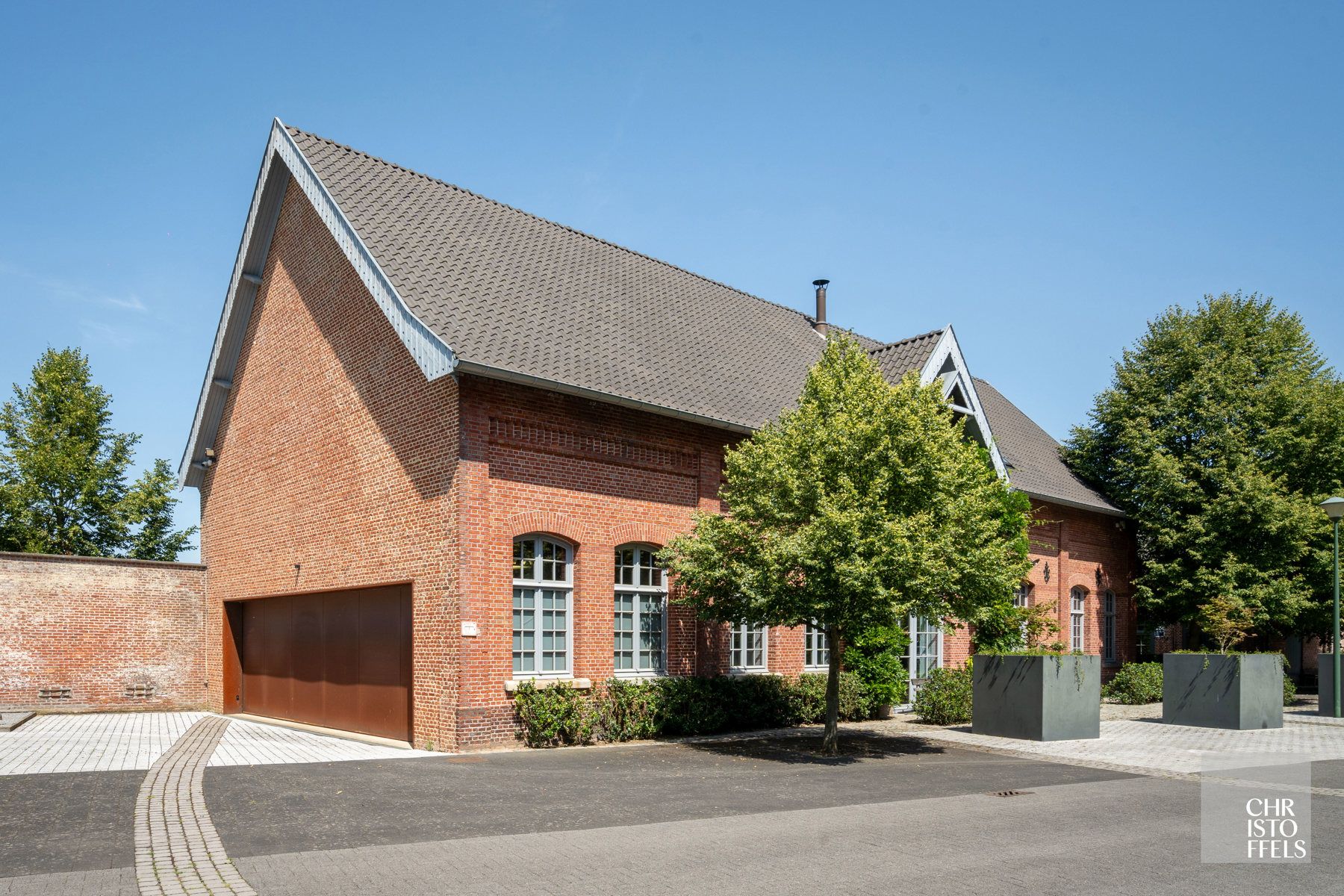 Historisch waardevol koetshuis uit 1904 door Architect B. Lens omgetoverd tot een sfeervolle eigentijdse villa! foto 11