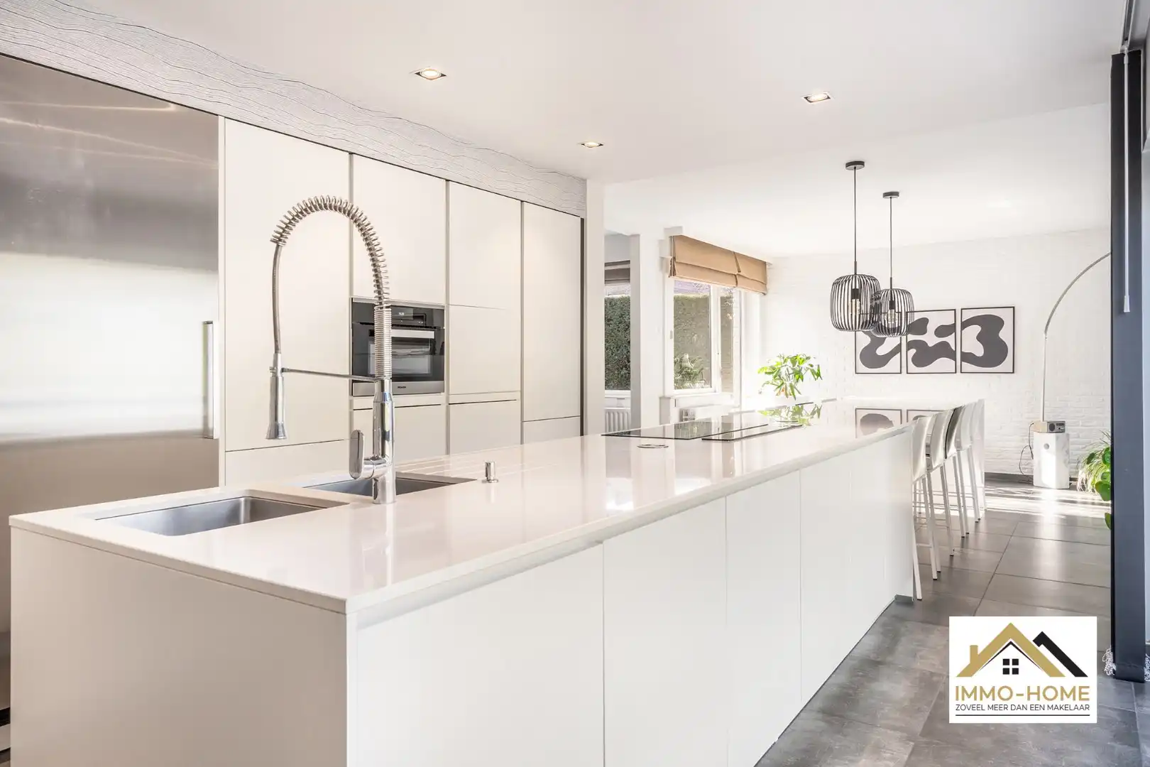 Zeer ruime gerenoveerde villa op prachtige ligging foto 7