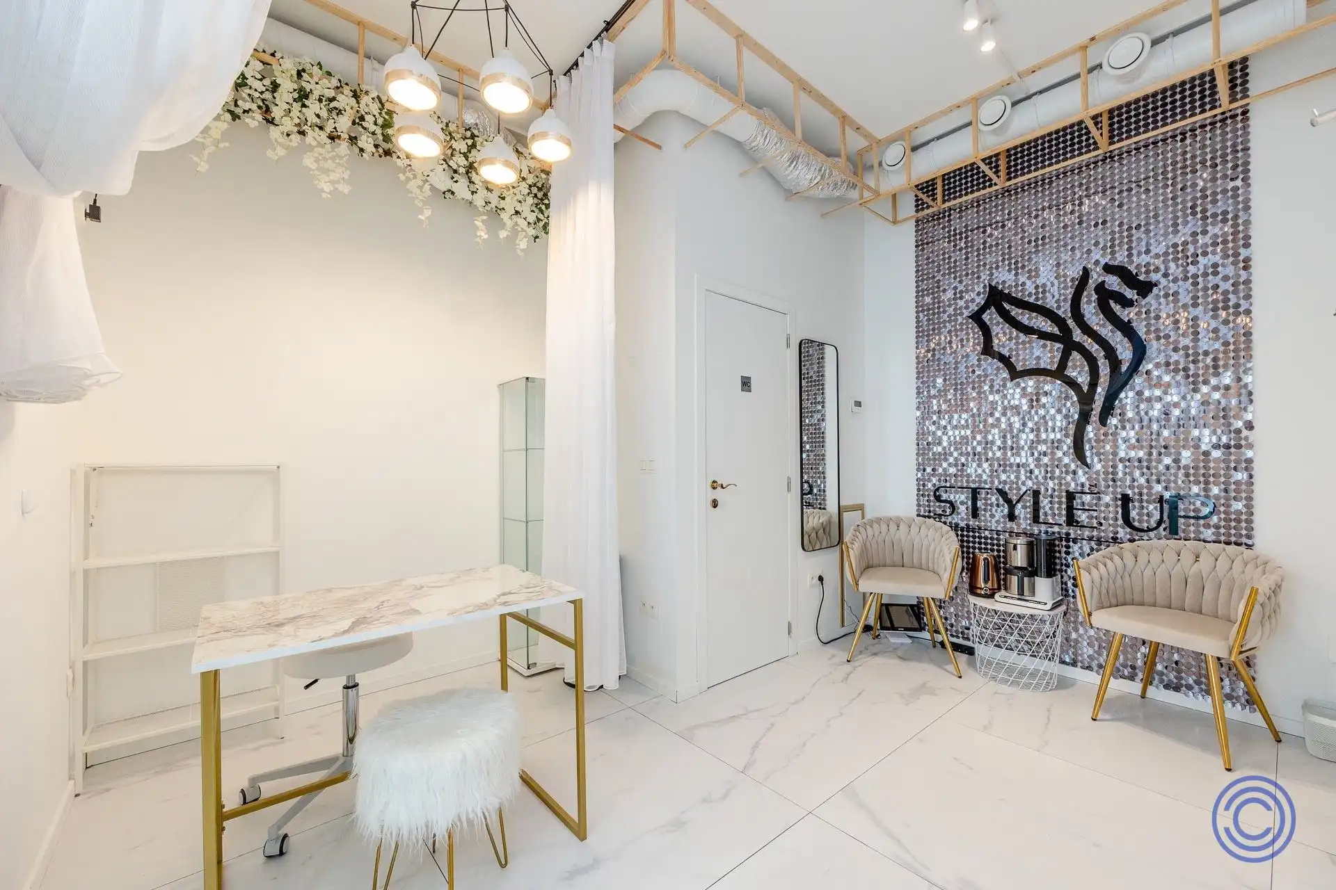 Instapklaar luxe schoonheidssalon foto {{pictureIndex}}