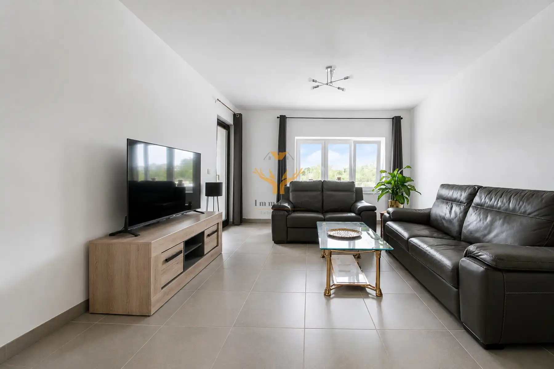 duplex met terras en 2 slaapkamers en autostaanplaats foto 3