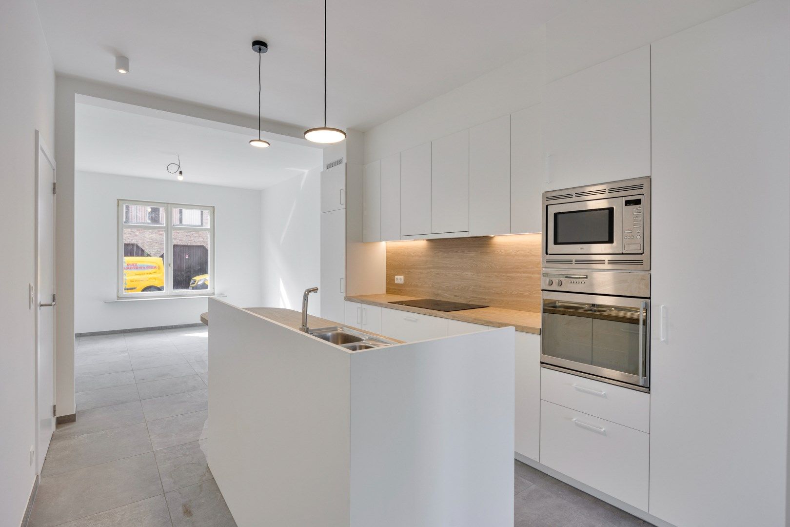 Totaal gerenoveerde en zeer goed gelegen woning op wandelafstand station met 3 ruime slaapkamers en bureauruimte - EPC A (81) kWh/m²  foto 9