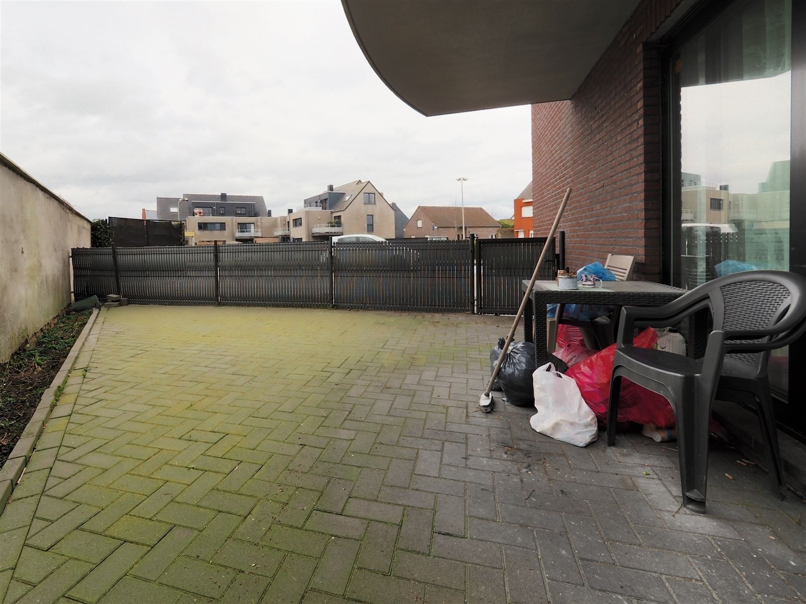 Ruim gelijkvloers appartement met terras en garage te Sint-Amands  foto 7