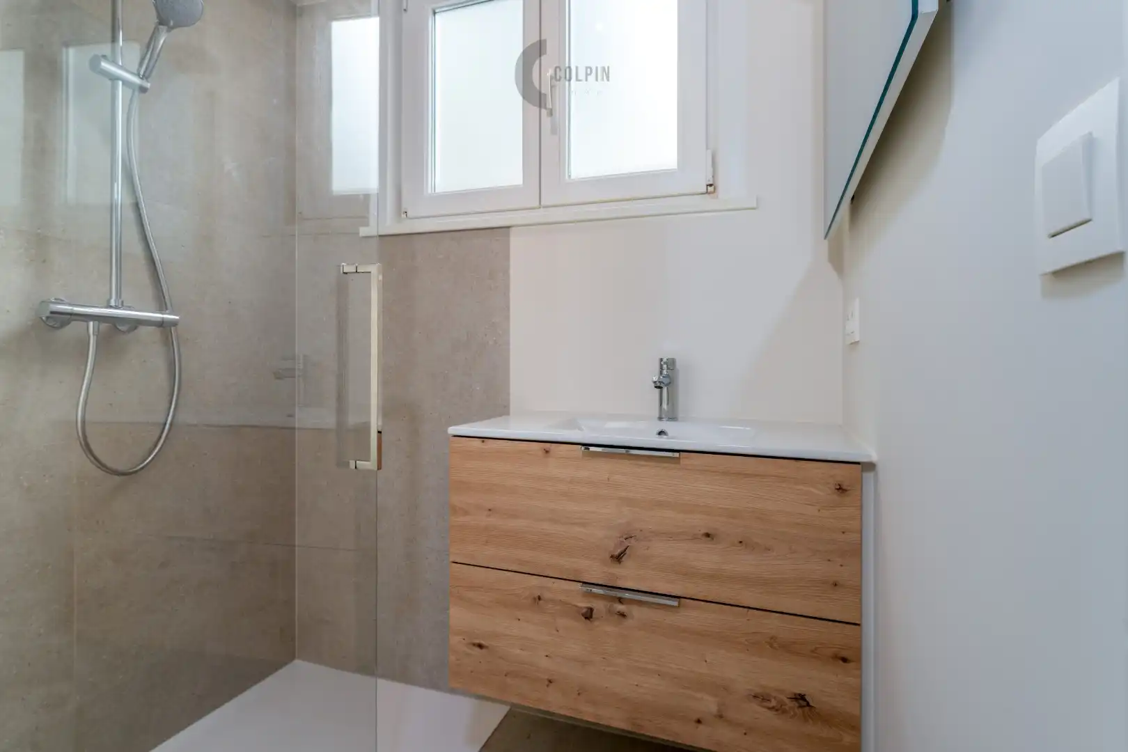 Smaakvol en instapklaar 2 slaapkamerappartement met zijdelings zeezicht foto 13