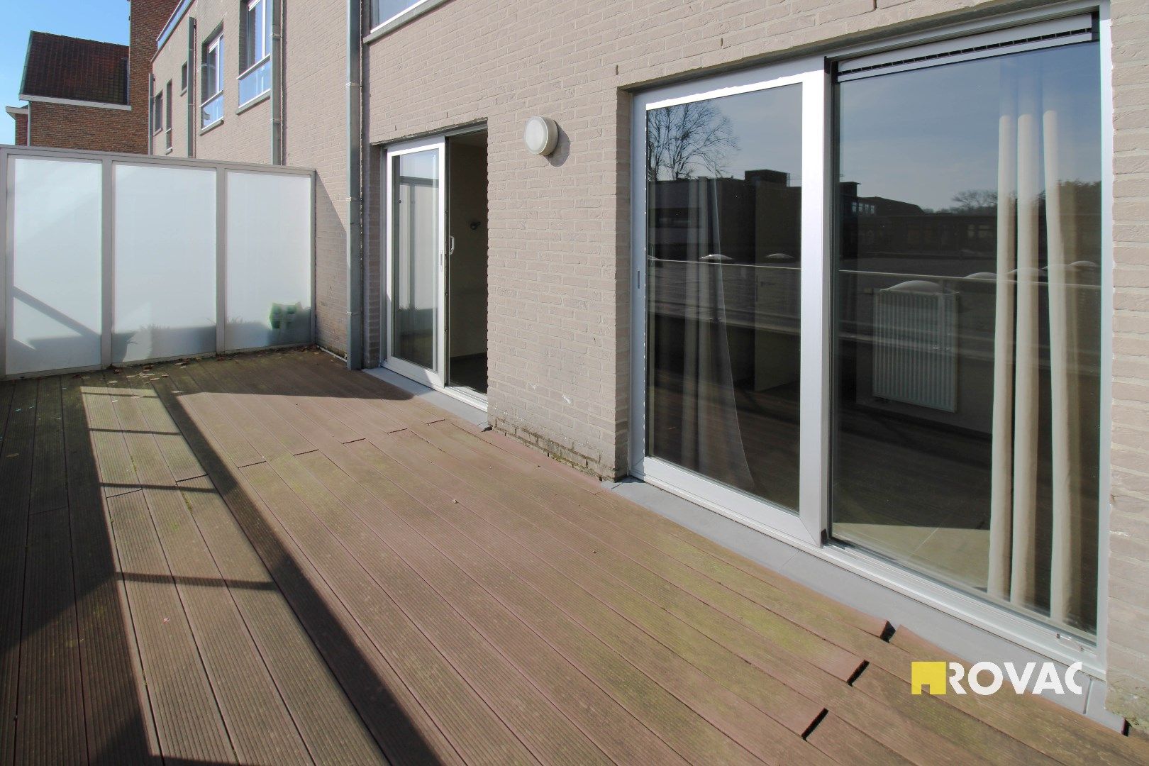 Centraal gelegen appartement op de 1ste verdieping met 2 grote terrassen! foto 14