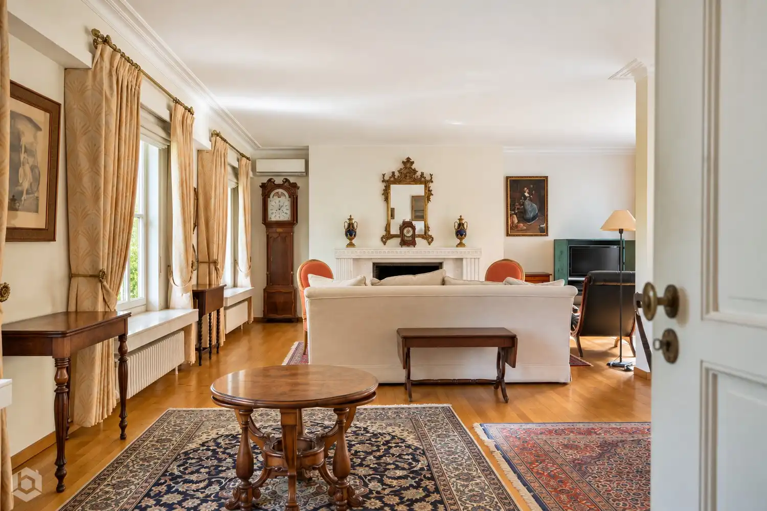 Ruime villa met 5 slpkrs, zwembad en handelsruimte op perceel van 3383m² te Berlaar foto 7