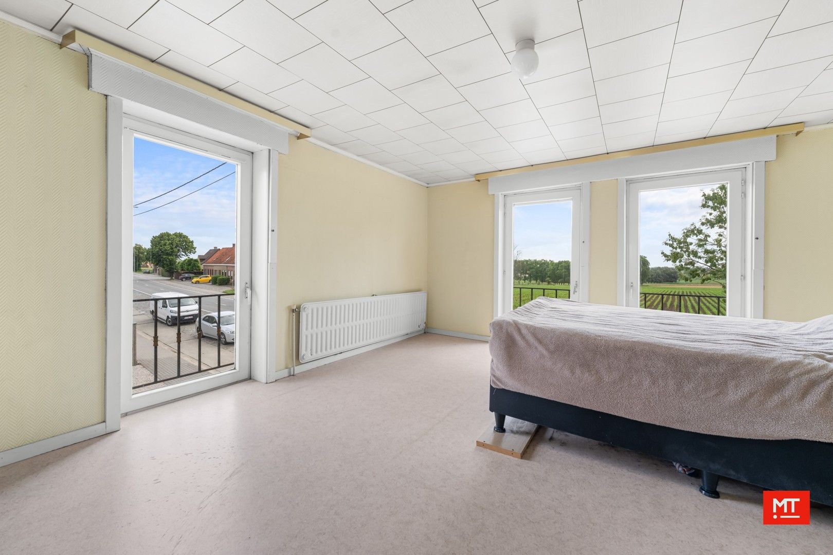 Op te frissen halfopen woning met 4 slaapkamers, tuin en garage foto 9