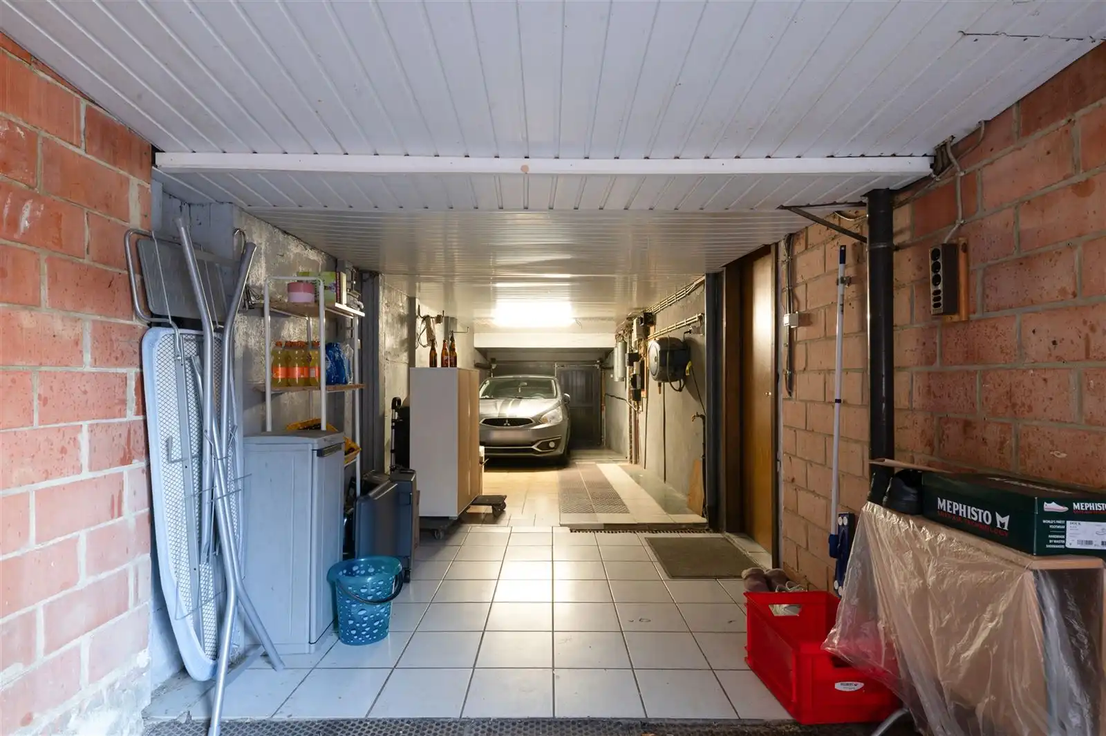 Gezinswoning met tuin en garage op 5are81 foto 23