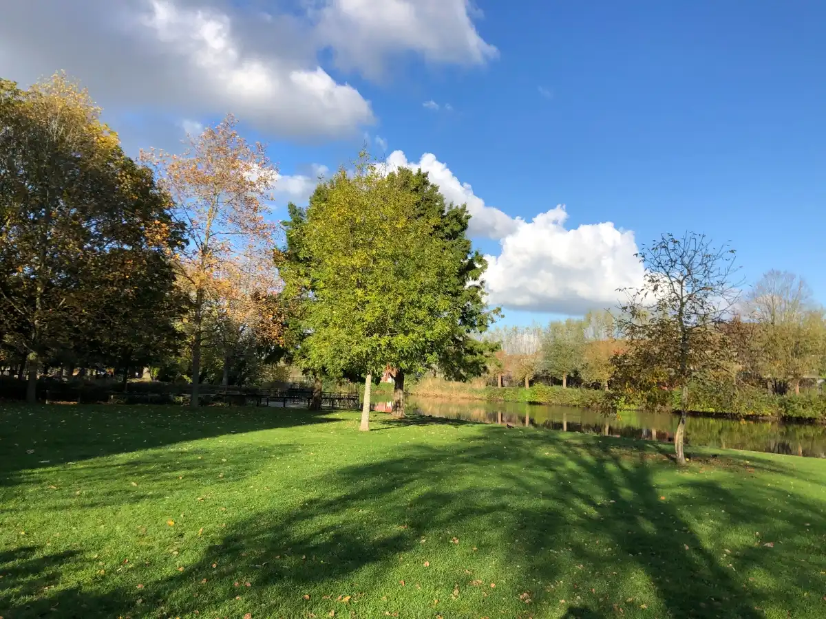LUXE APPARTEMENT + zeer riant zongericht terras, dubbele garage & (wijn)kelder foto 12
