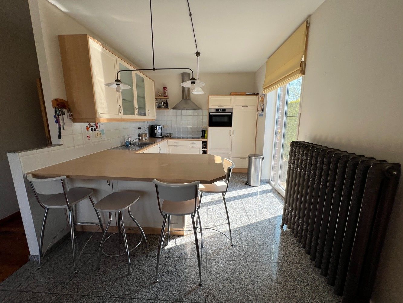 Luxueus gelijkvloers appartement met 3 slaapkamers, tuin en garage foto 9