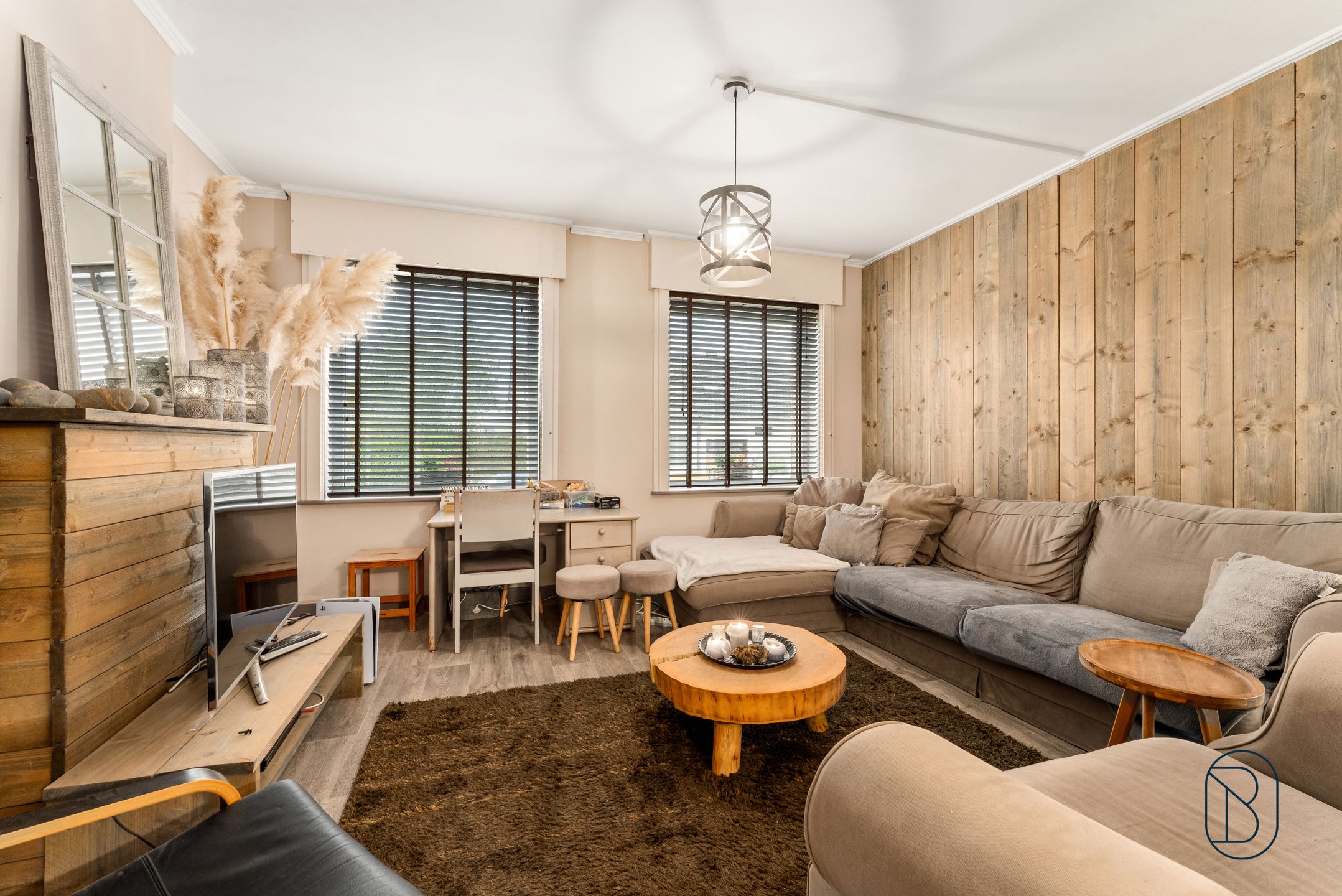 Volledig instapklare woning met tuin en garage in Aalbeke foto {{pictureIndex}}