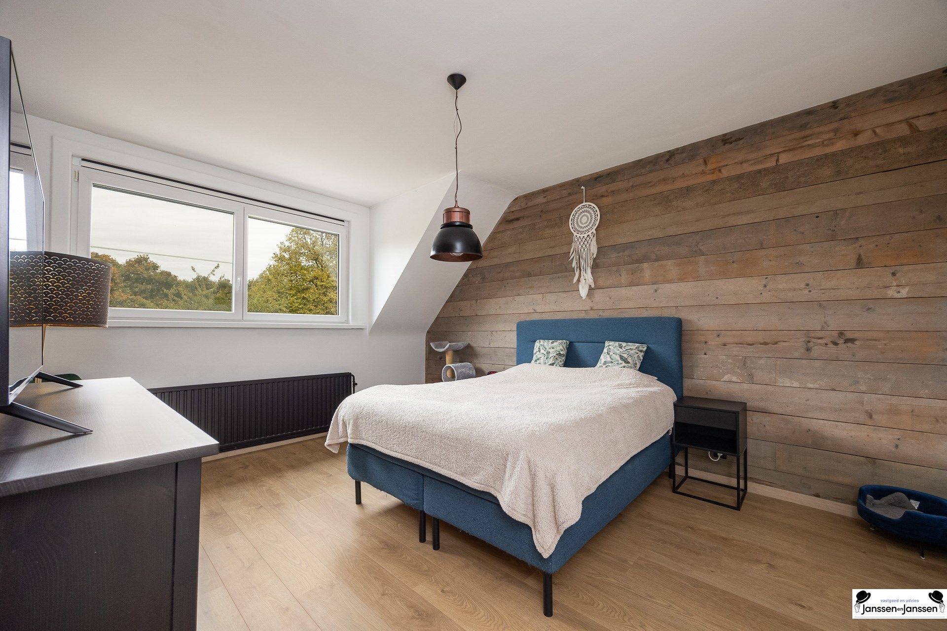 Prachtig gerenoveerde woning met 3 slaapkamers en uitzicht op groen foto 8