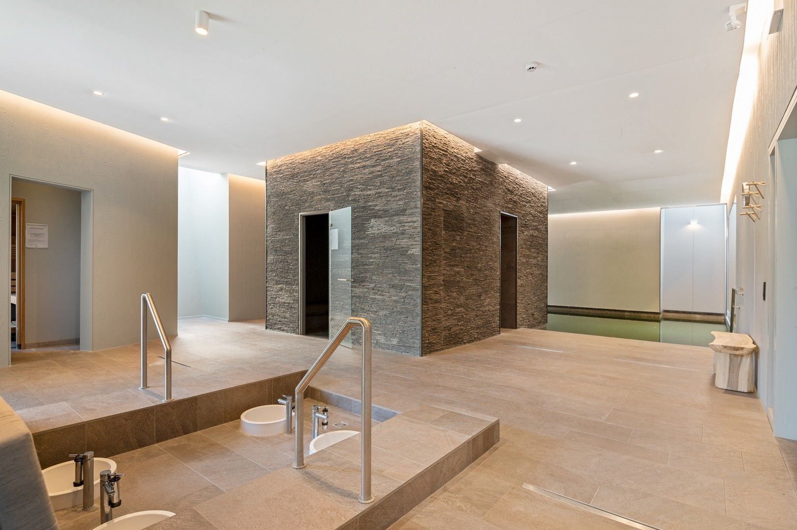 Exclusief en royaal appartement met wellness in Berckendael foto 25
