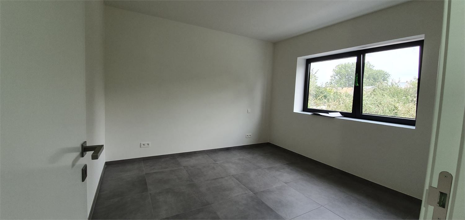 Recent appartement met 2 slaapkamers en  terras foto 5
