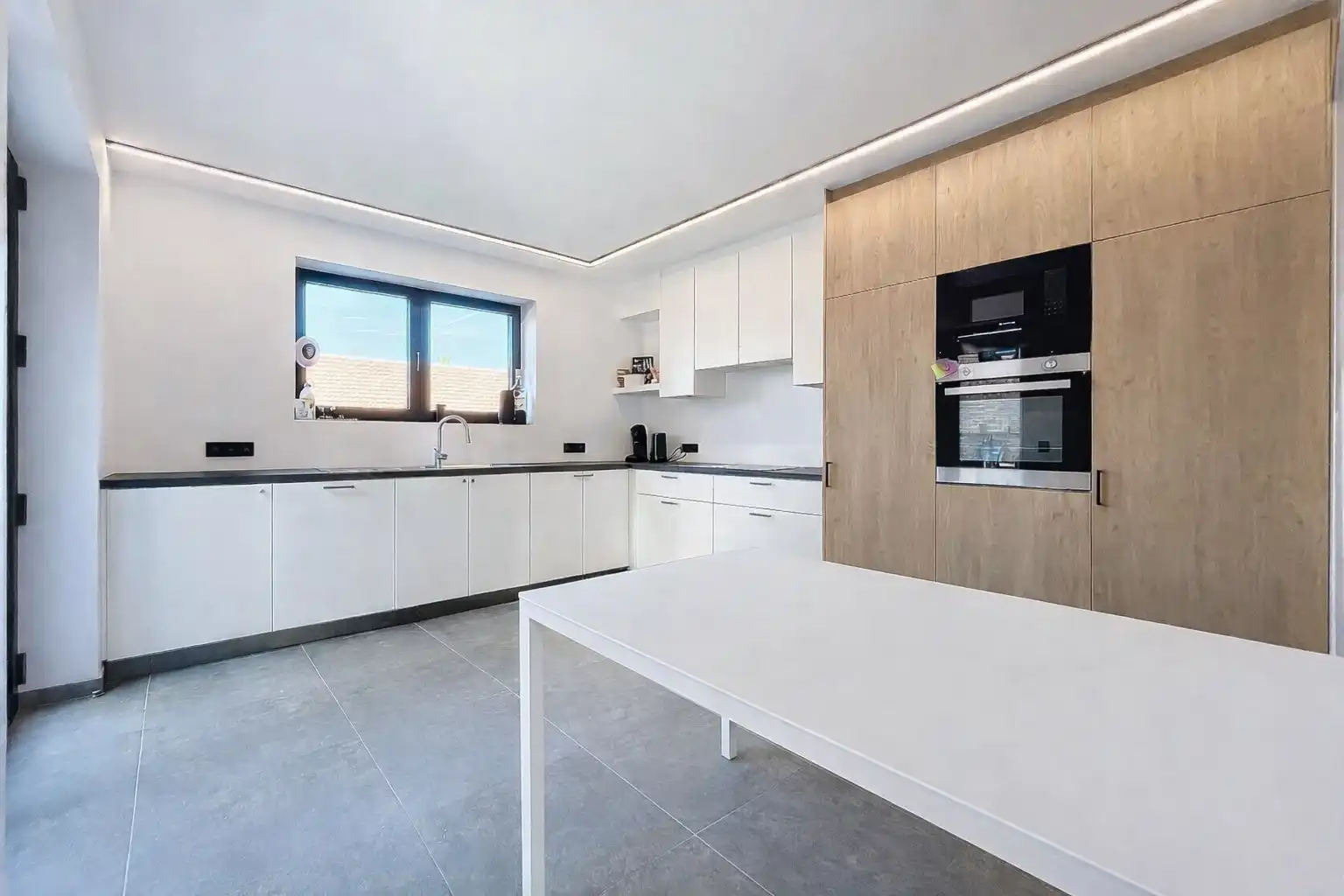 Half-open nieuwbouwwoning met terras, carport en 3 slaapkamers in Staden foto 4