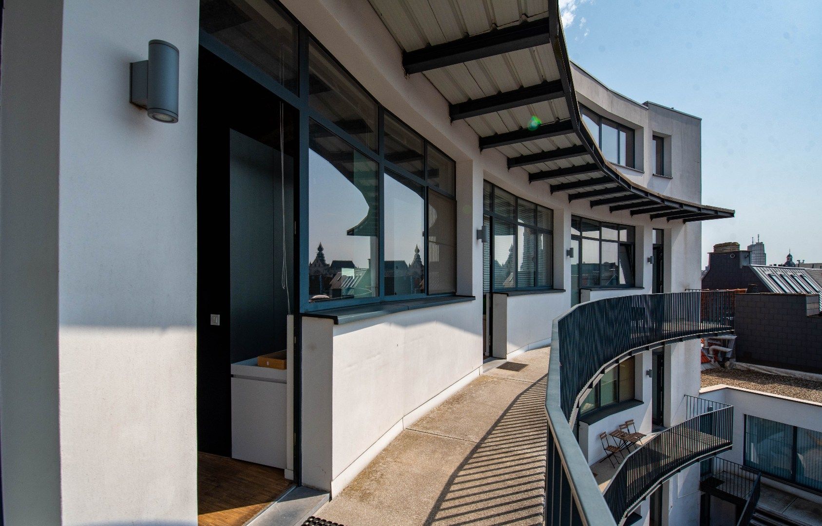 Hippe gemeubelde loft in het hartje van A'pen foto {{pictureIndex}}