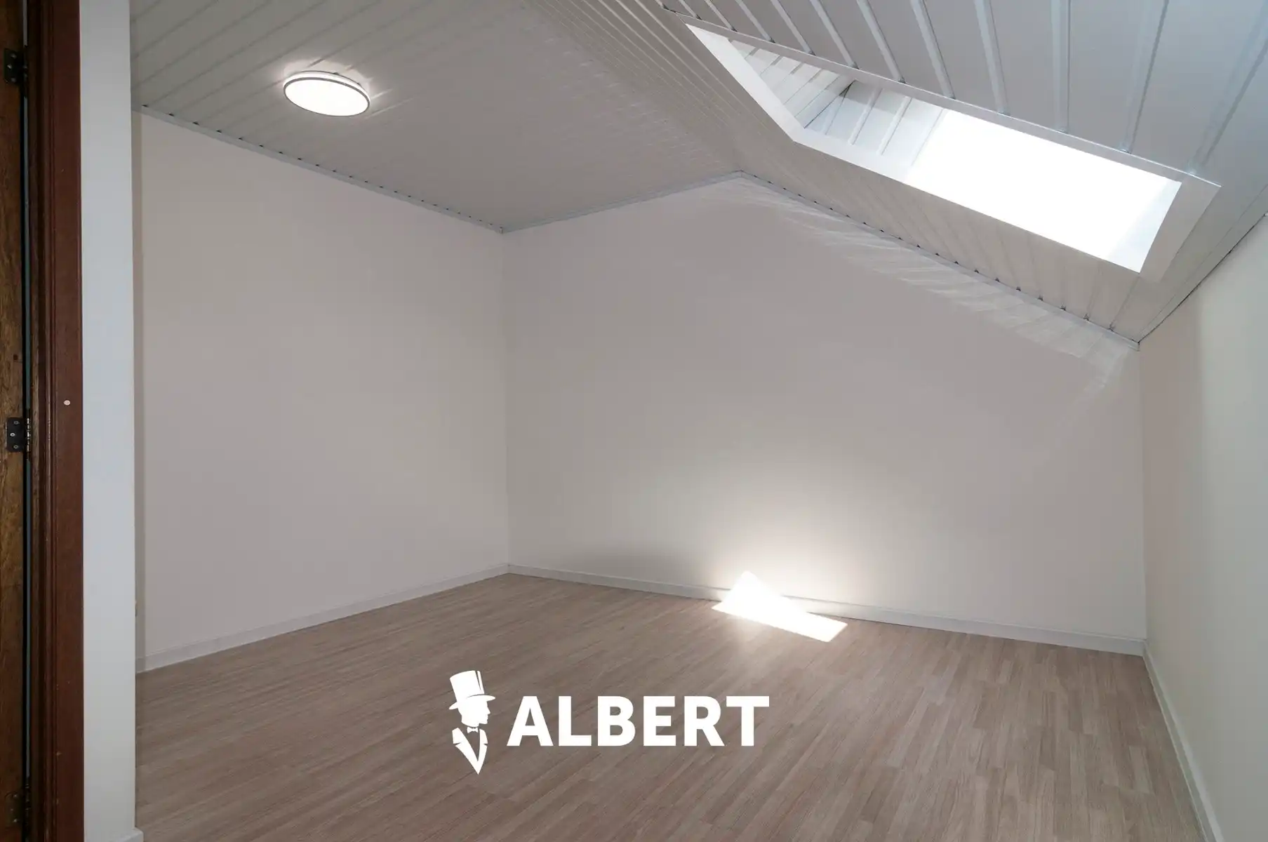 Ruime instapklare woning op toplocatie met tuin en bijgebouw foto 21