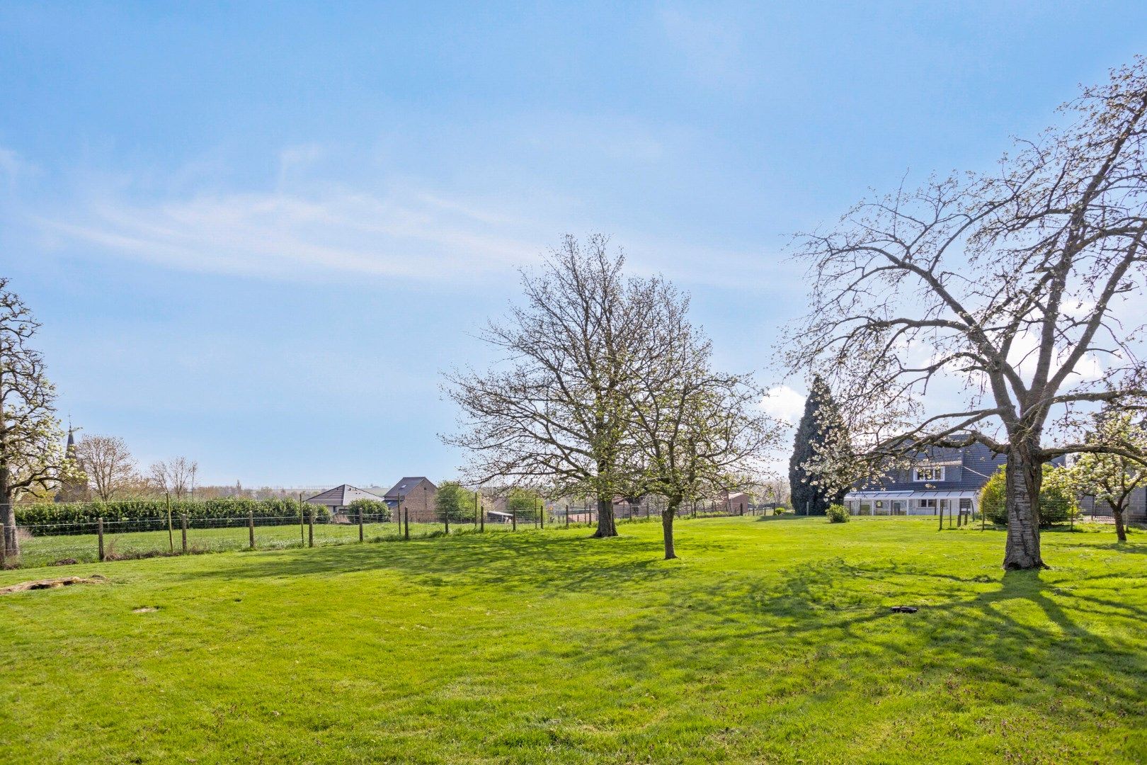 Verzorgde woning met mooie tuin en leuke weide, rustig gelegen en prachtig uitzicht foto 28