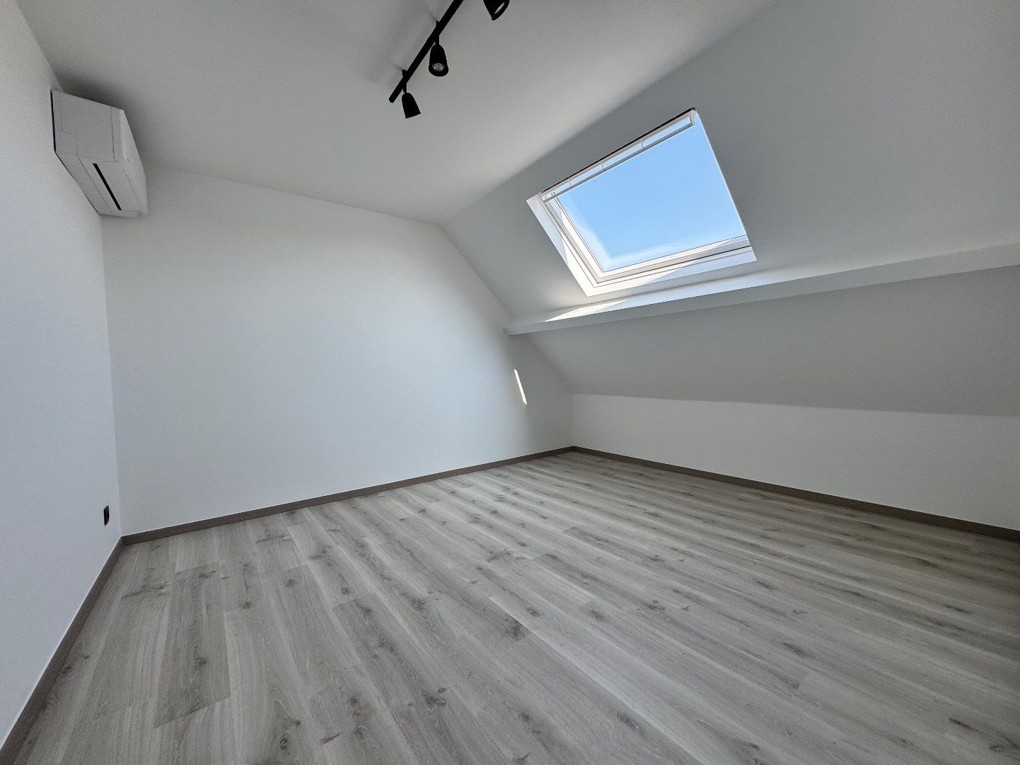 Appartement met 2 slaapkamers en groot terras te Westkerke foto 14