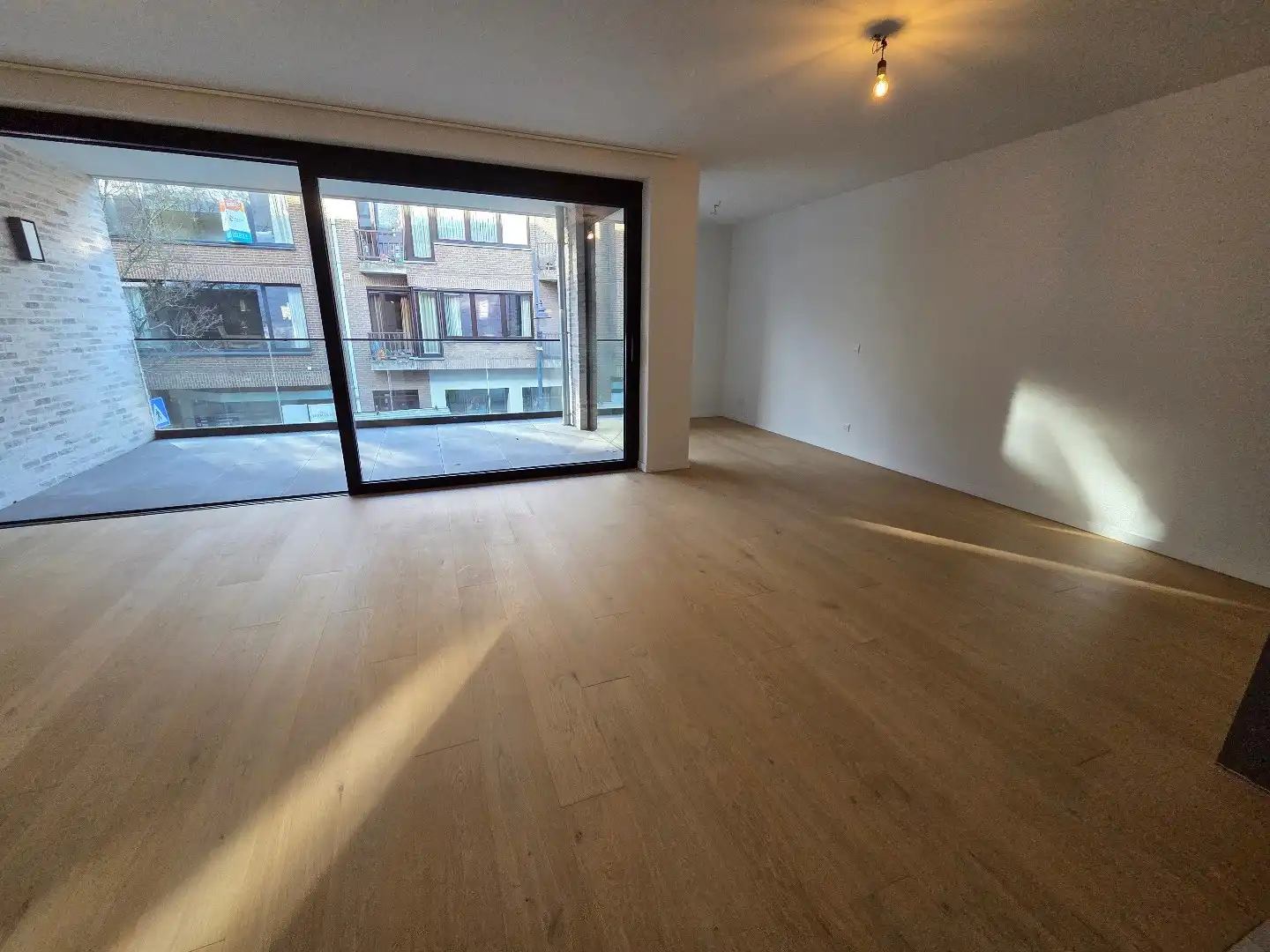 Prachtig recent appartement met ruim terras en 2 slaapkamers op een toplocatie! foto 4