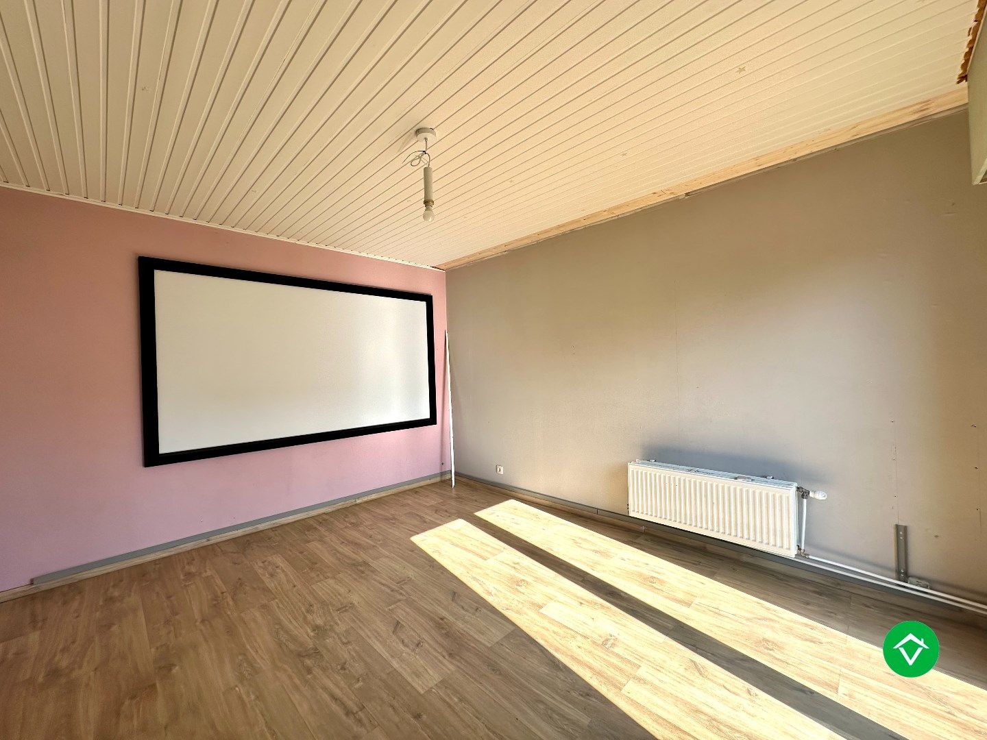 Alleenstaande, unieke woning met drie slaapkamers op een goede ligging te Torhout foto 11