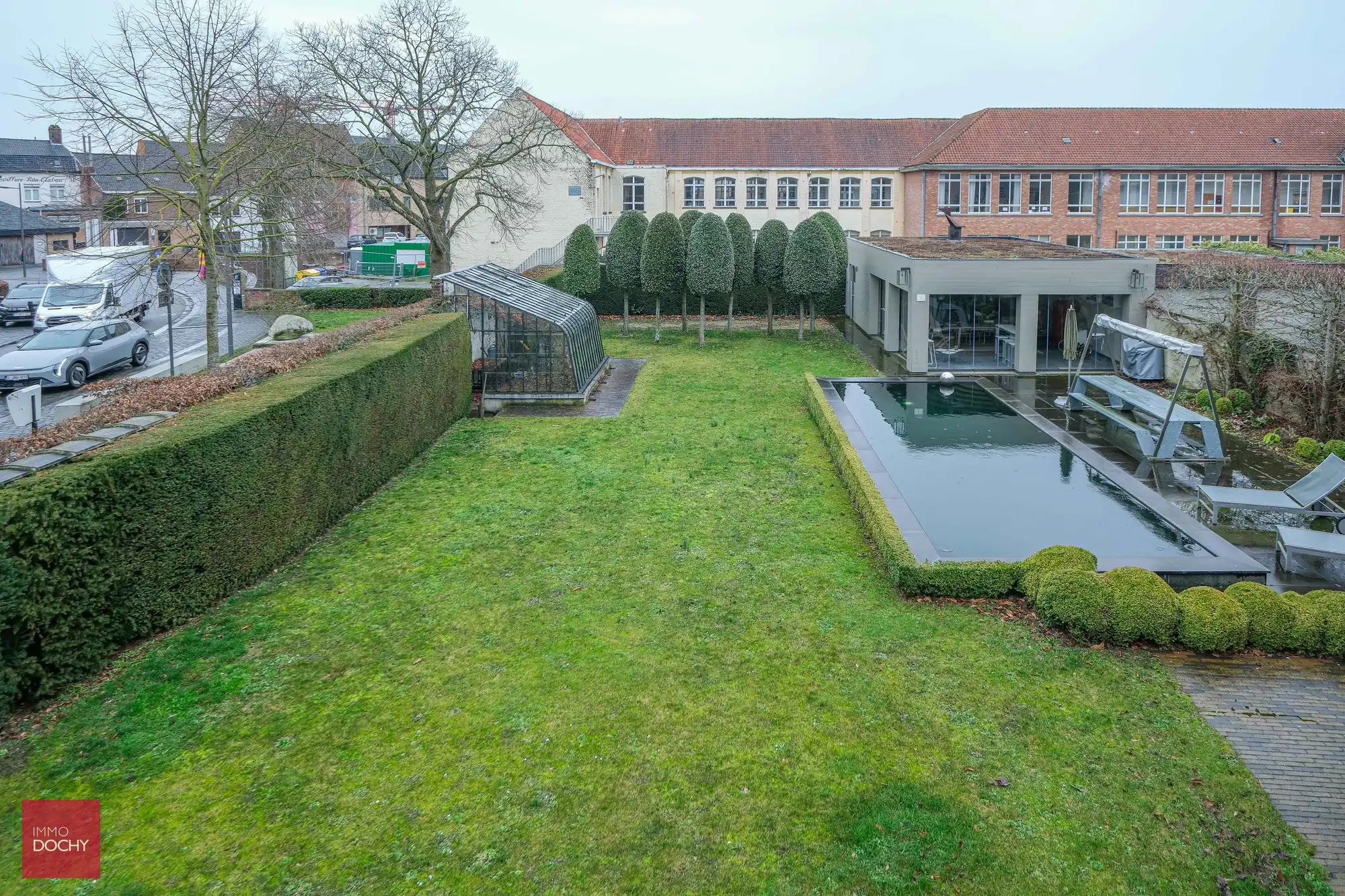 Heel ruime stadswoning met kantoren en tuin foto 20