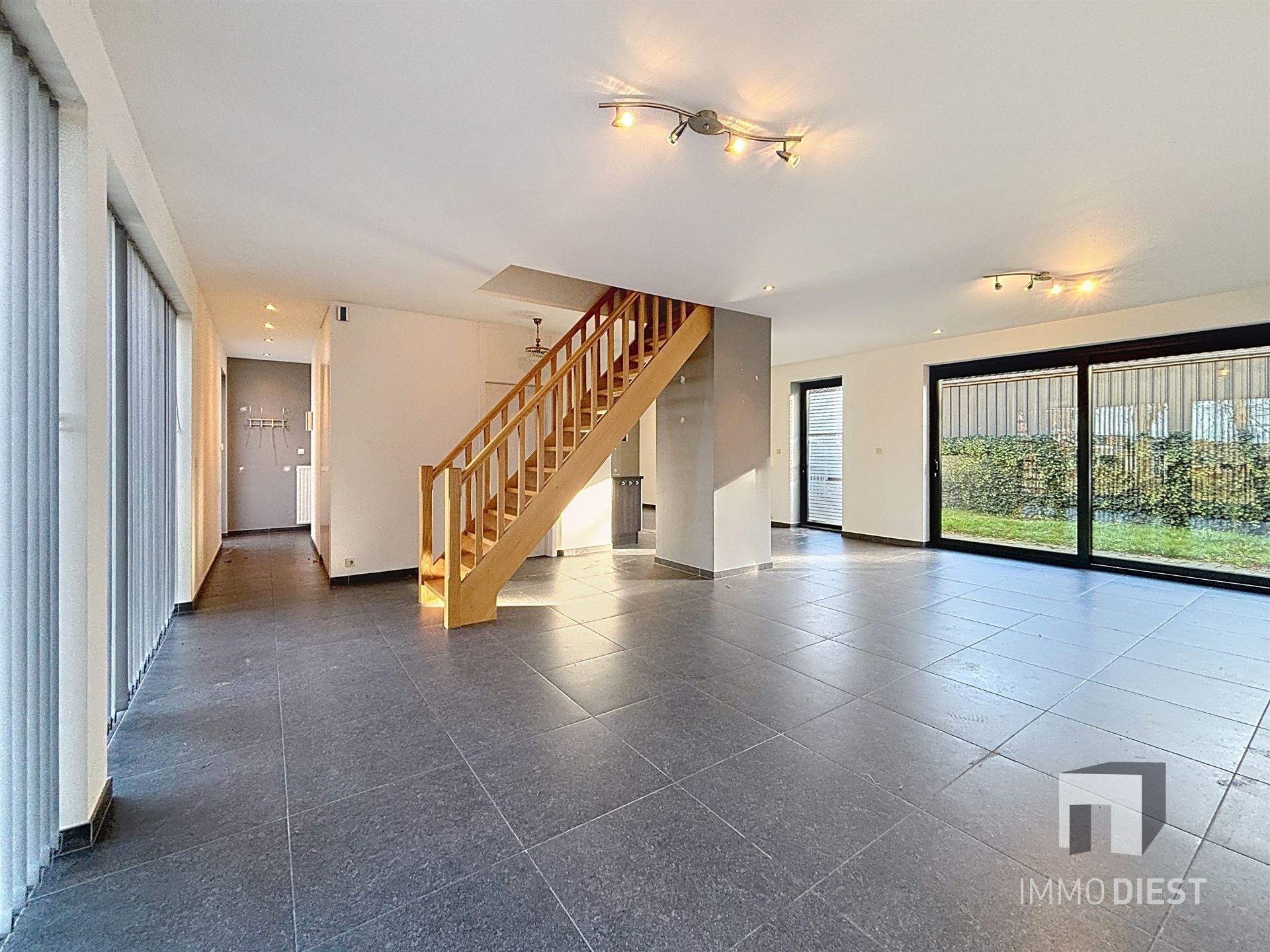 Gezingswoning met 3 slaapkamers en tuintje foto 7