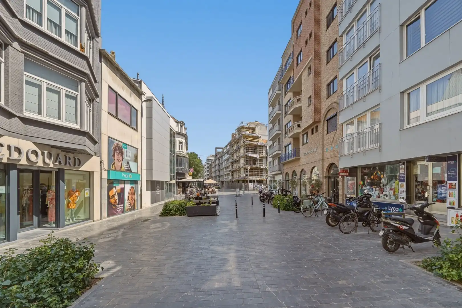 Stijlvol gerenoveerd stadsappartement met maatwerk, 2 slaapkamers en veel bergruimte foto 26