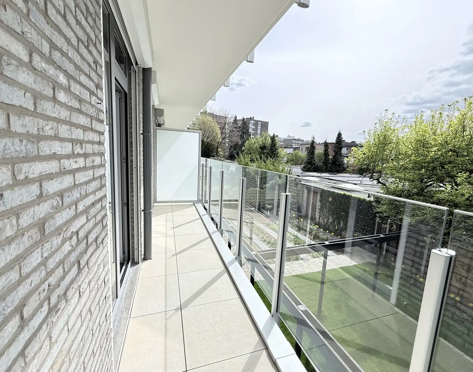 Berchem | Gerenoveerd 2 slpk app + terras  foto 14